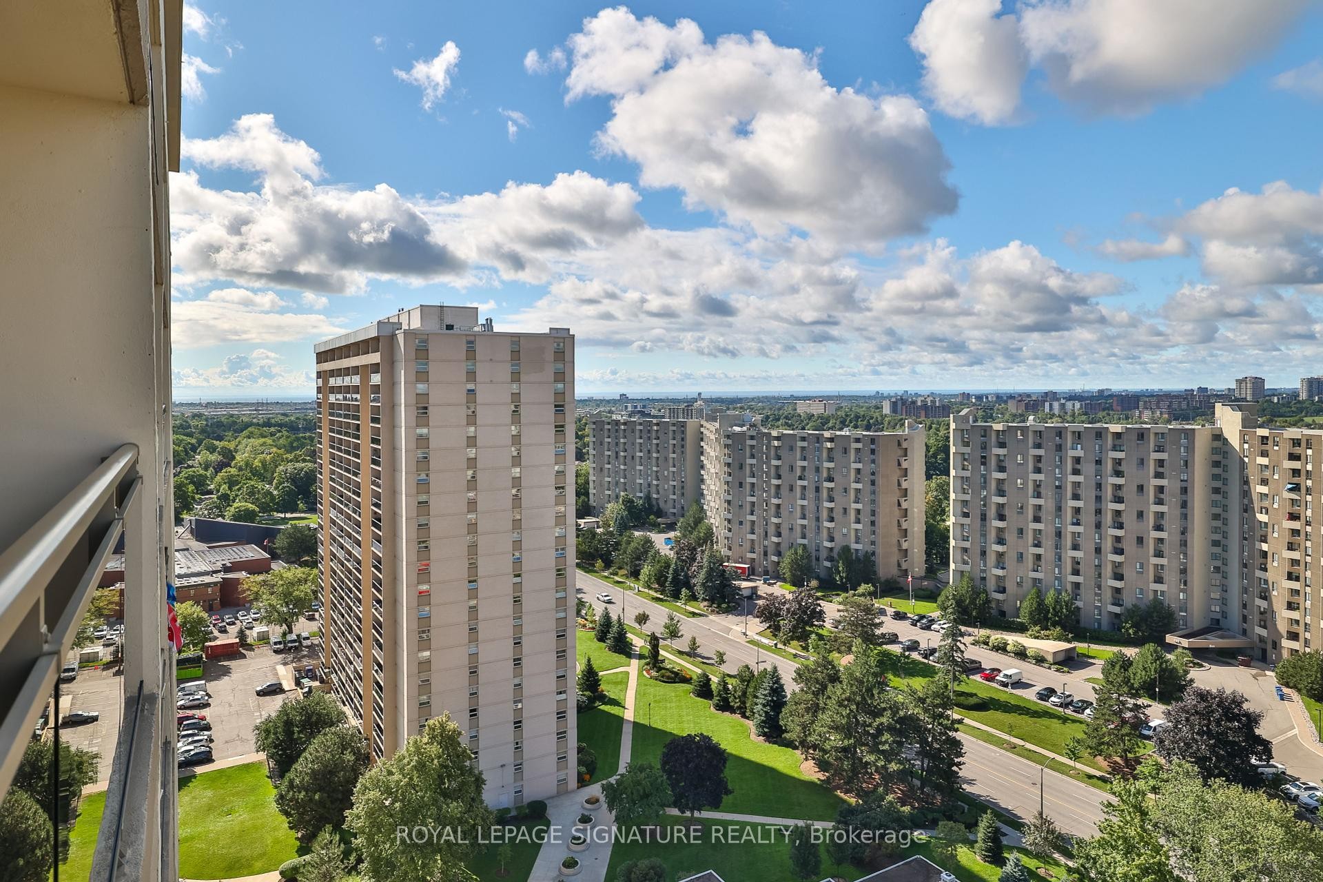 









820


Burnhamthorpe

Road, 2105,
Toronto,




ON
M9C 4W2

