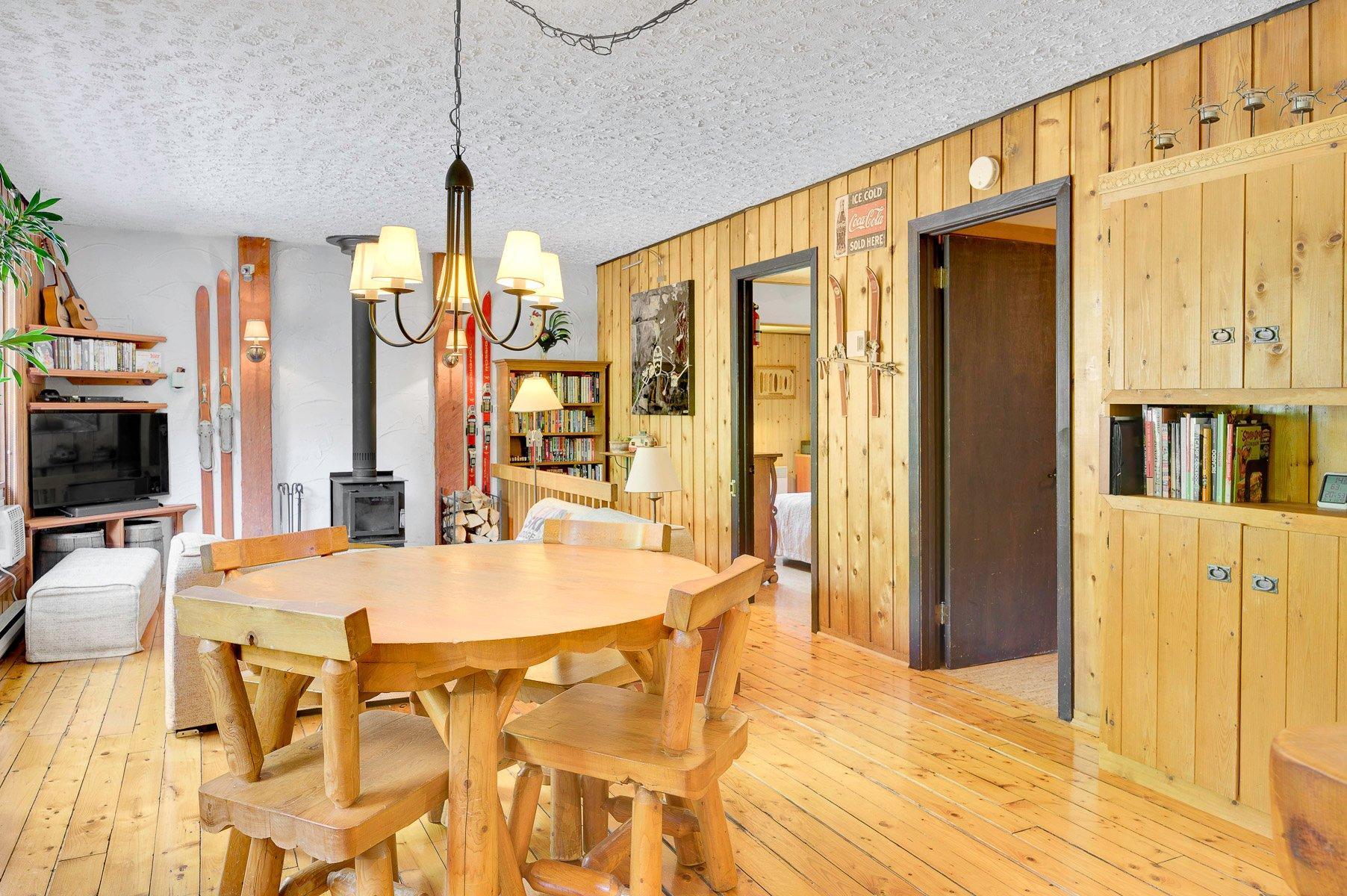 









1494


3e Avenue

,
Val-Morin,




QC
J0T2R0

