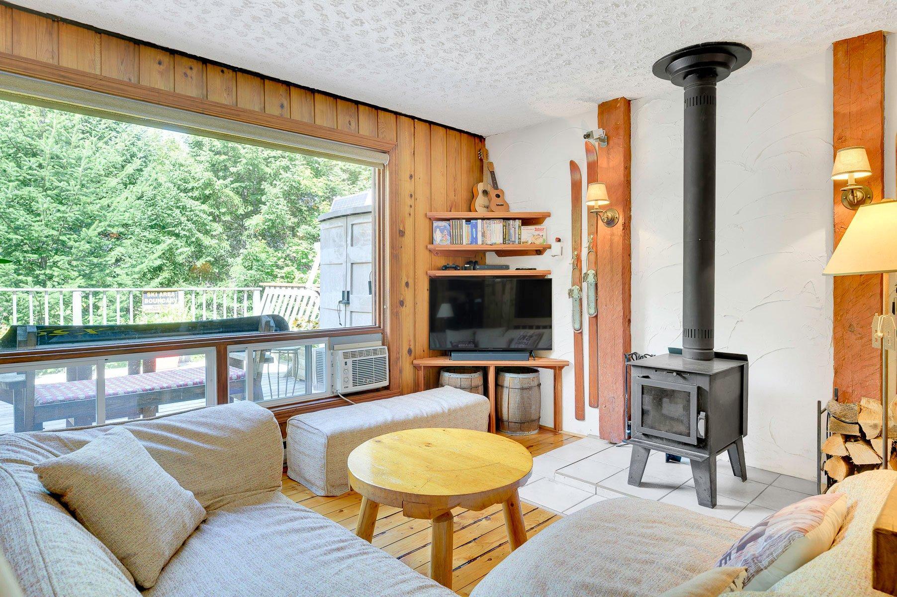 









1494


3e Avenue

,
Val-Morin,




QC
J0T2R0

