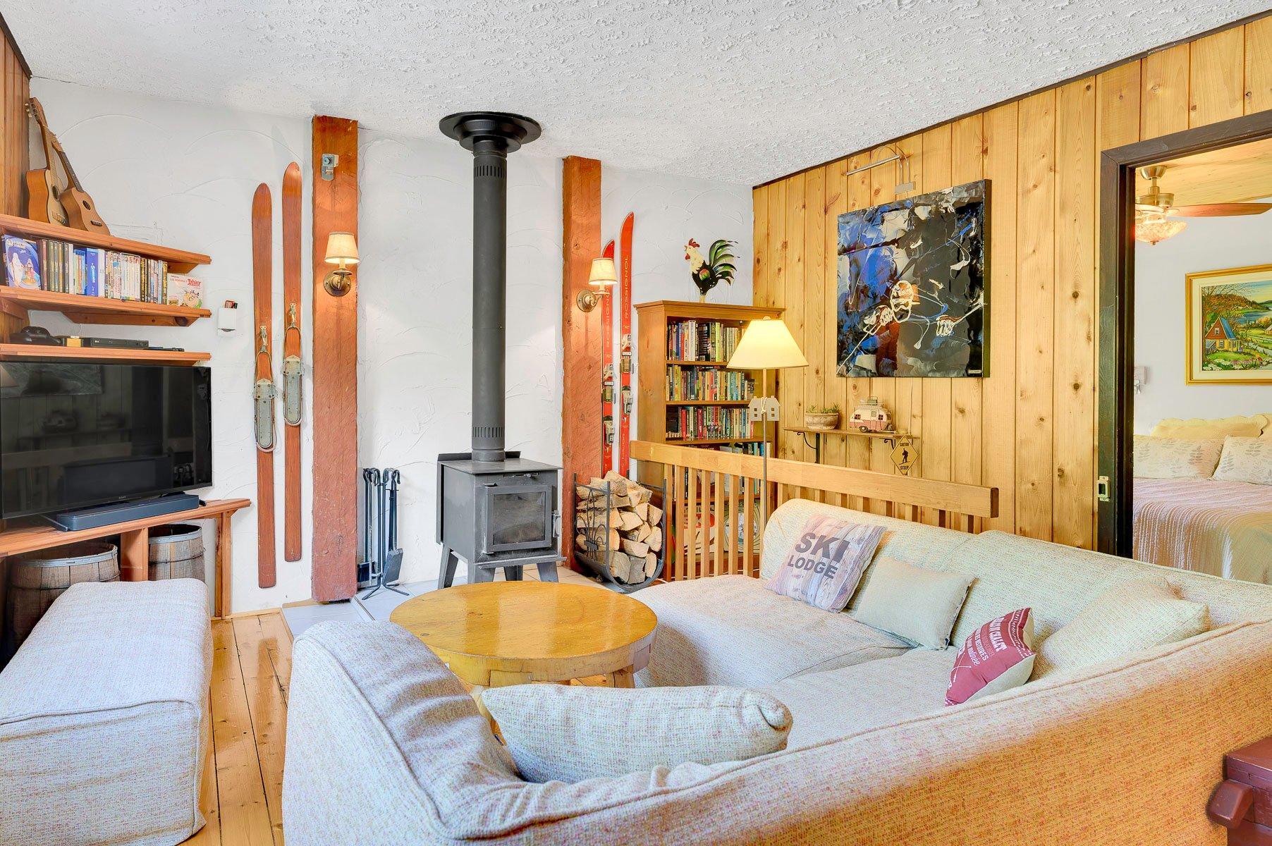 









1494


3e Avenue

,
Val-Morin,




QC
J0T2R0

