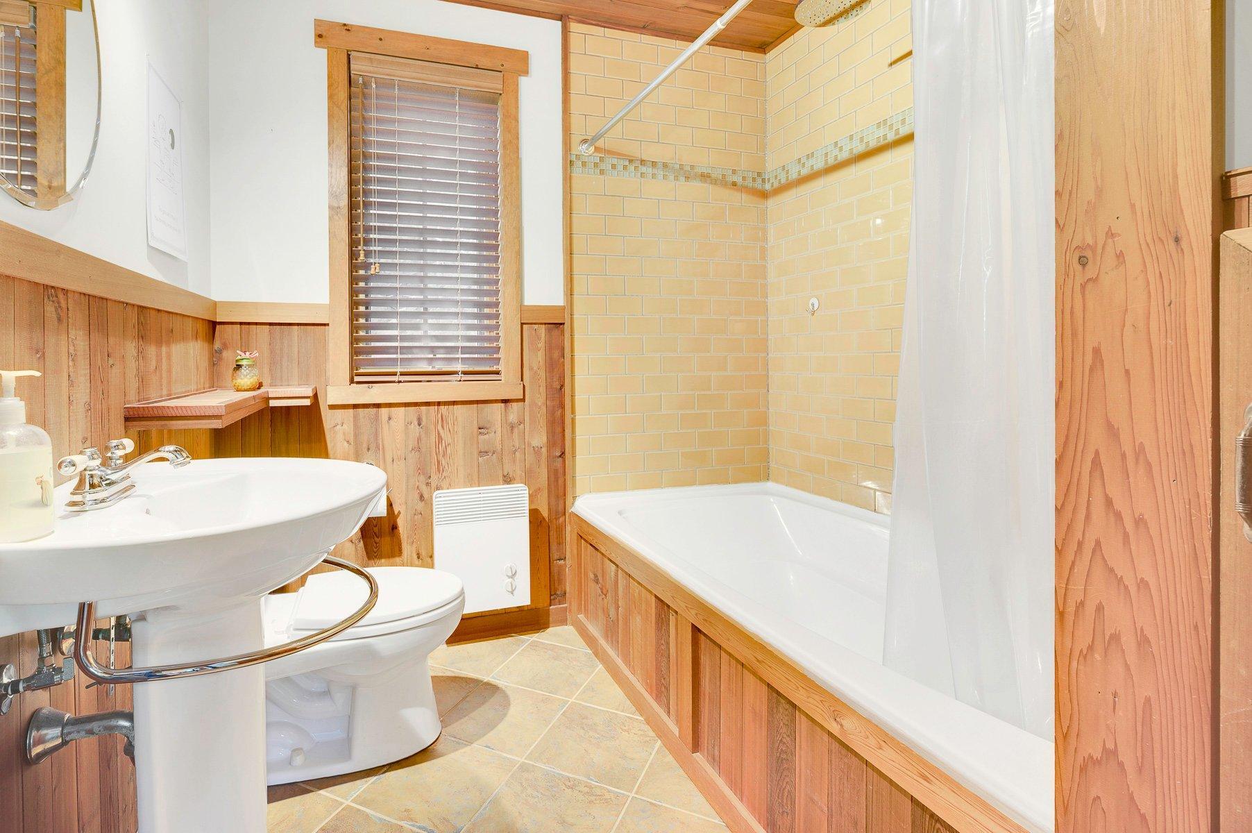 









1494


3e Avenue

,
Val-Morin,




QC
J0T2R0

