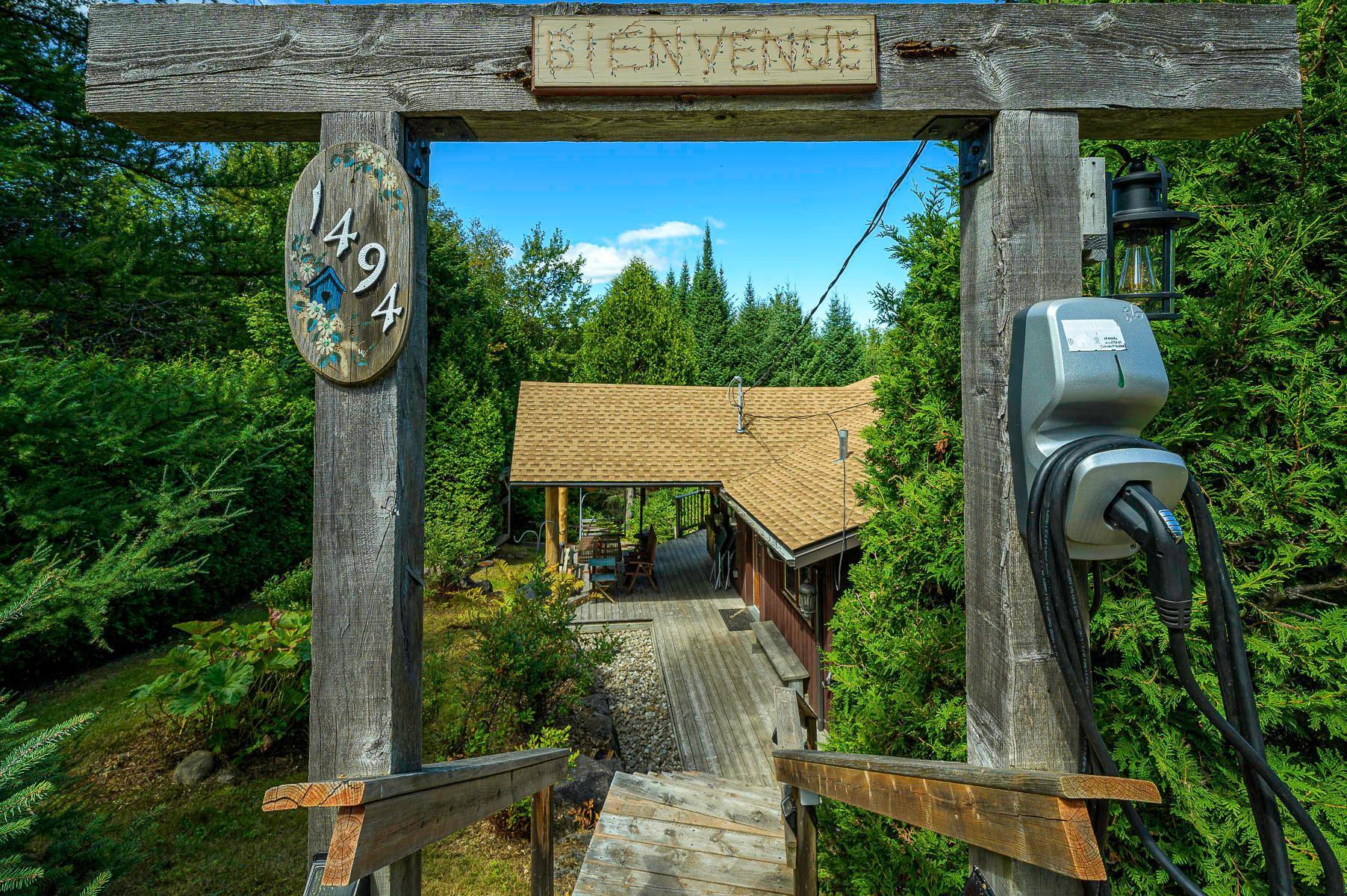 









1494


3e Avenue

,
Val-Morin,




QC
J0T2R0


