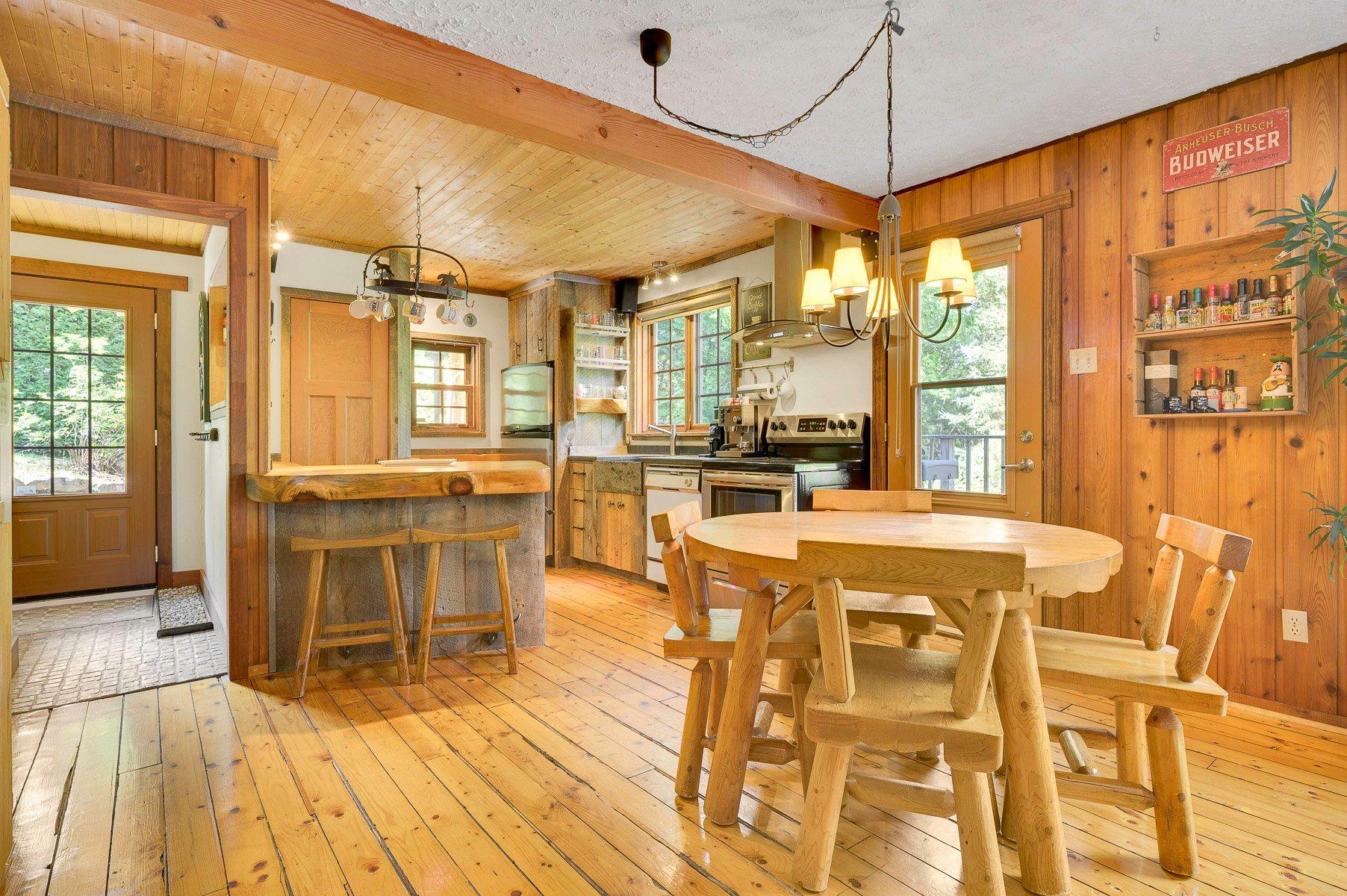 









1494


3e Avenue

,
Val-Morin,




QC
J0T2R0

