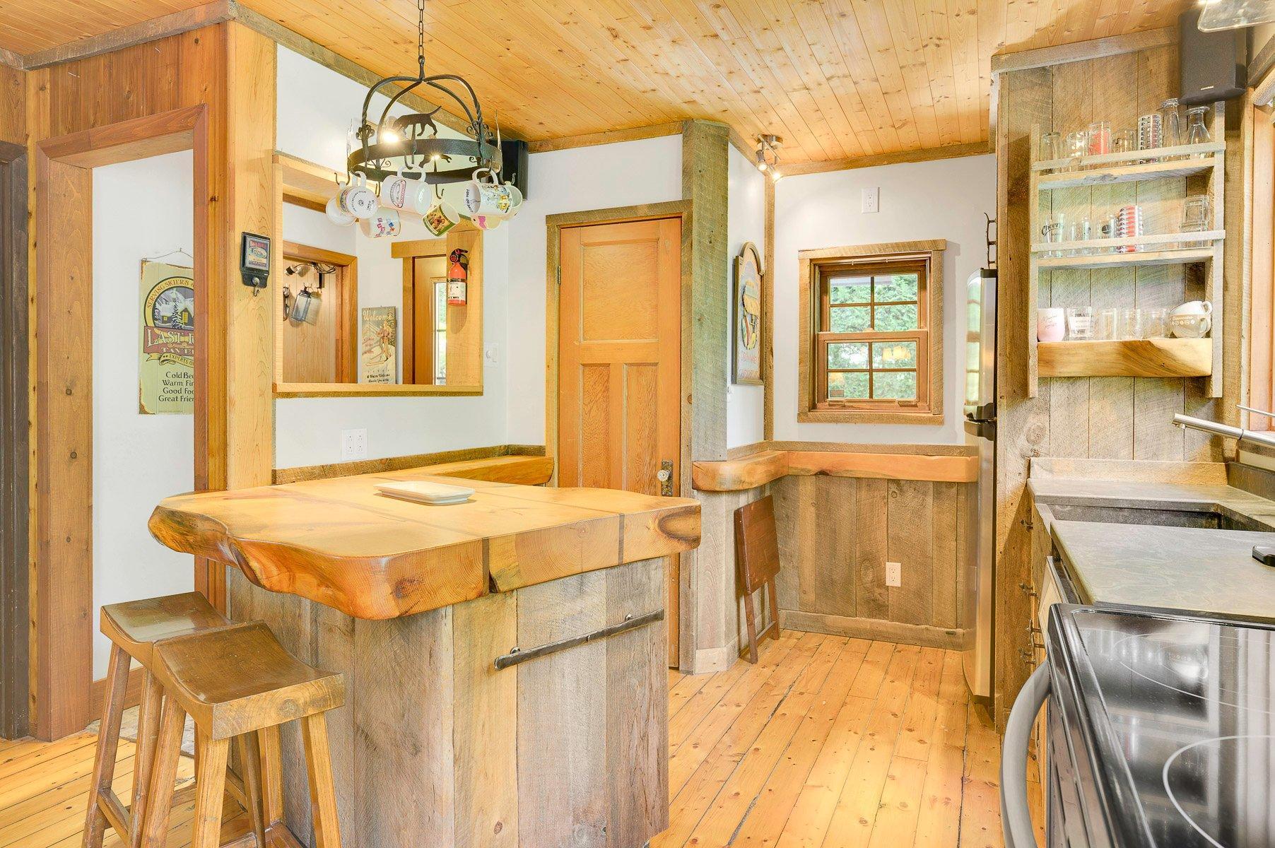 









1494


3e Avenue

,
Val-Morin,




QC
J0T2R0

