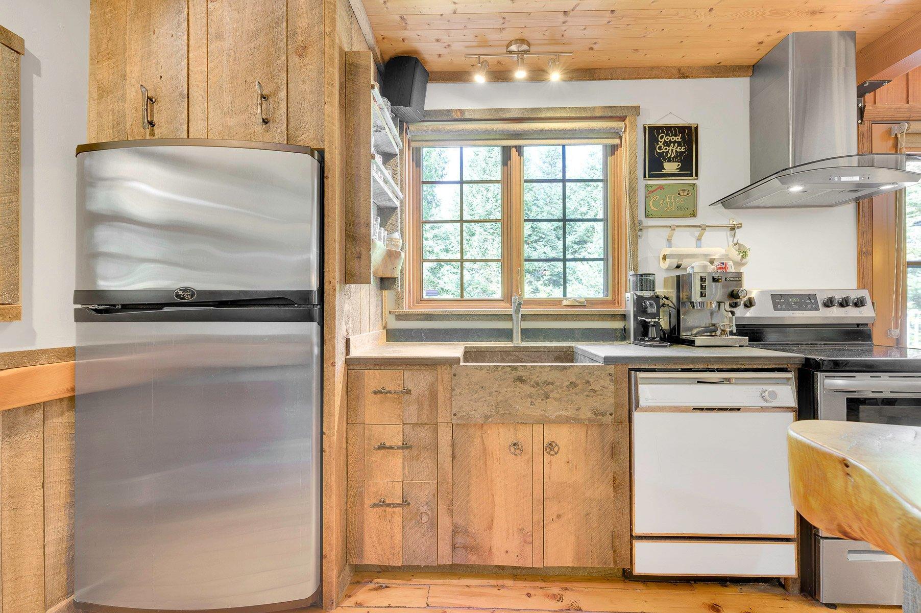









1494


3e Avenue

,
Val-Morin,




QC
J0T2R0

