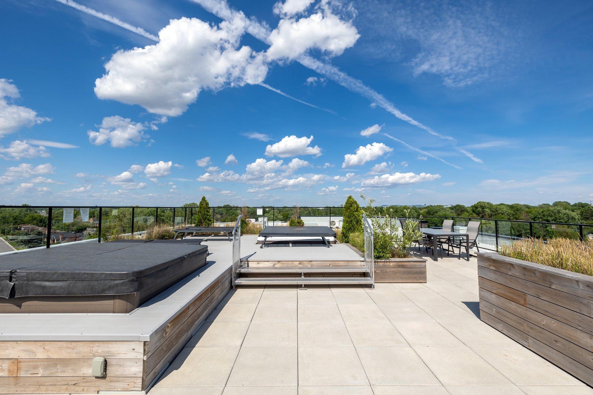 









4


Av. Donegani

, 207,
Pointe-Claire,




QC
H9R0C8

