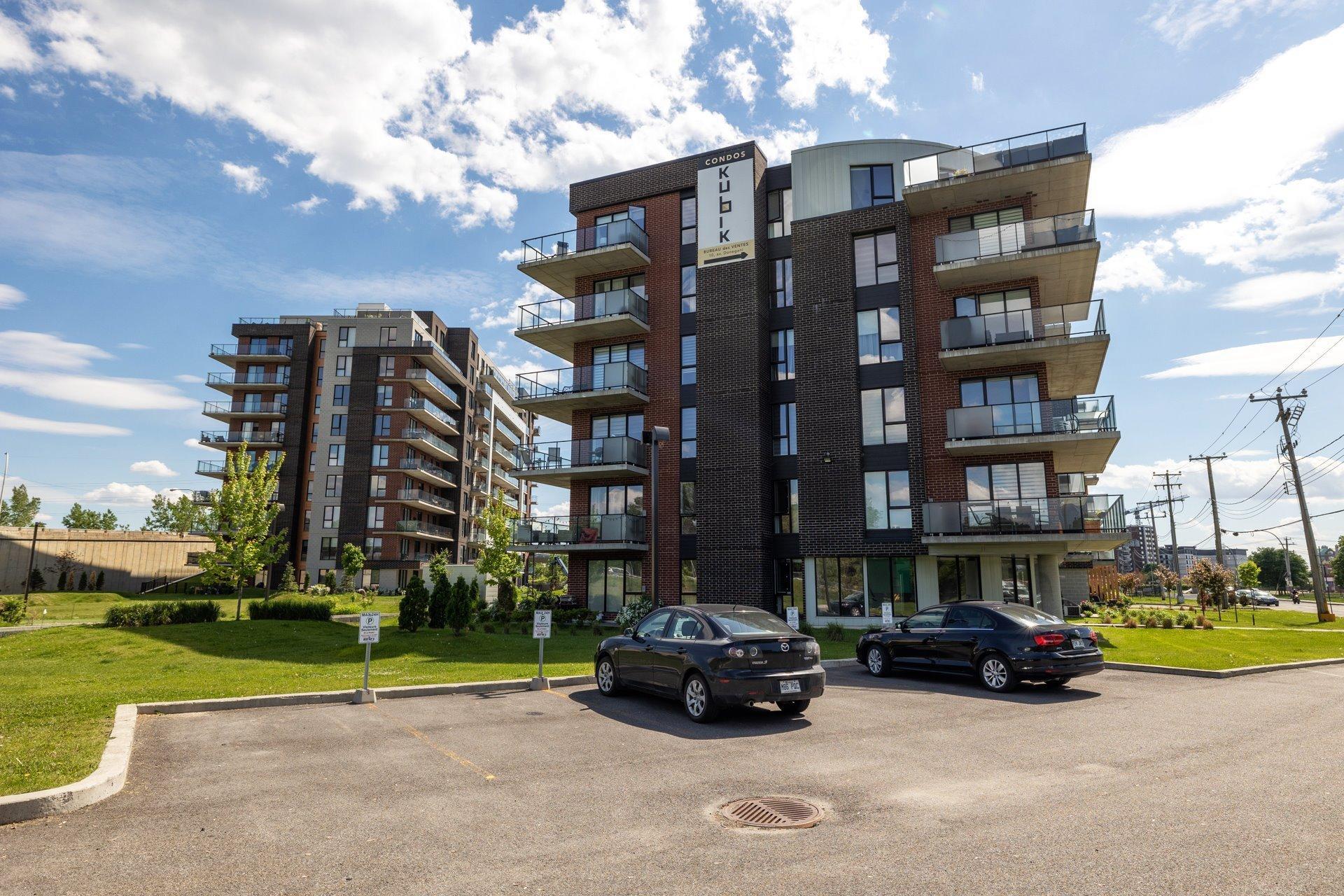 









4


Av. Donegani

, 207,
Pointe-Claire,




QC
H9R0C8

