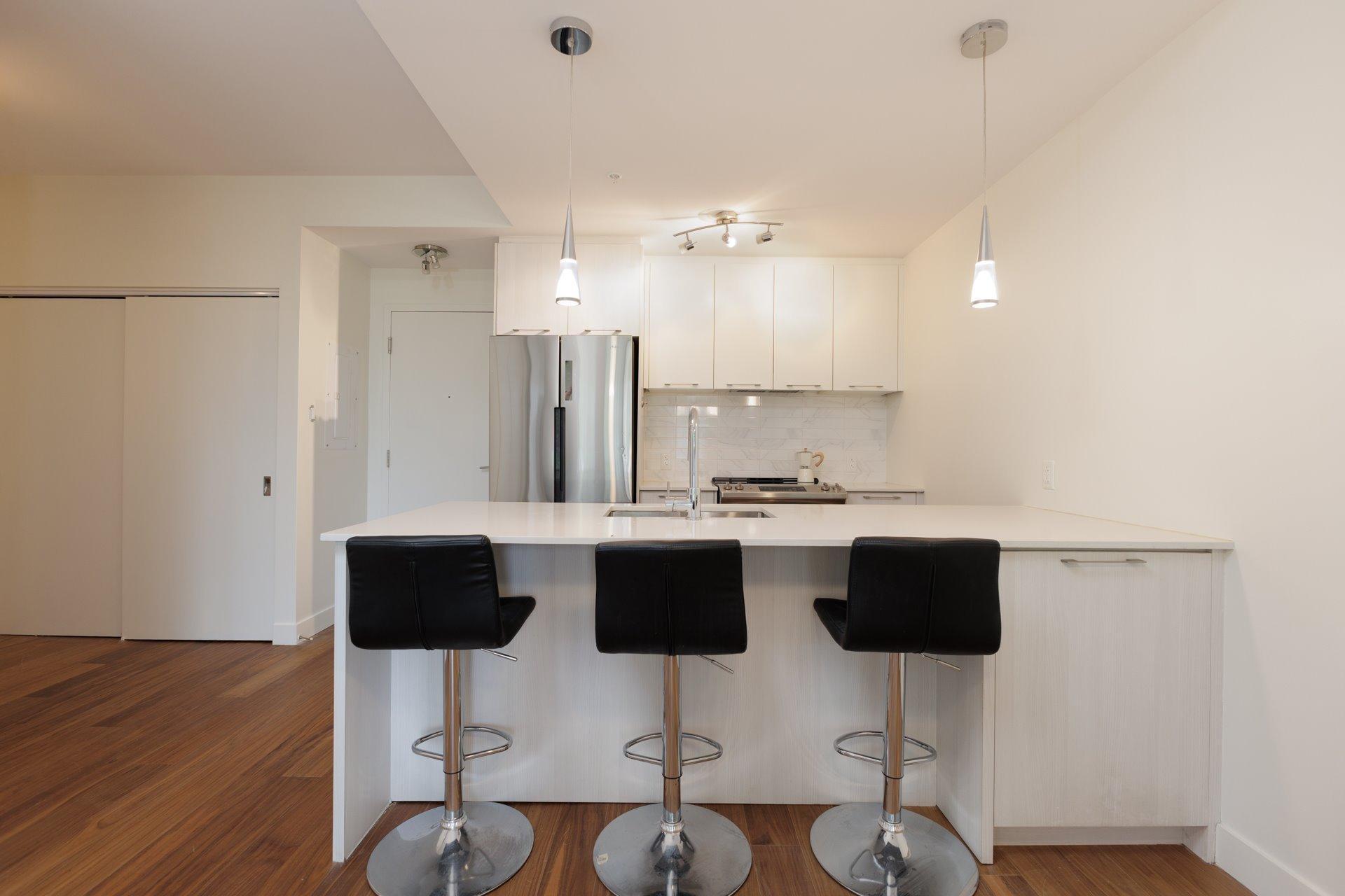 









4


Av. Donegani

, 207,
Pointe-Claire,




QC
H9R0C8

