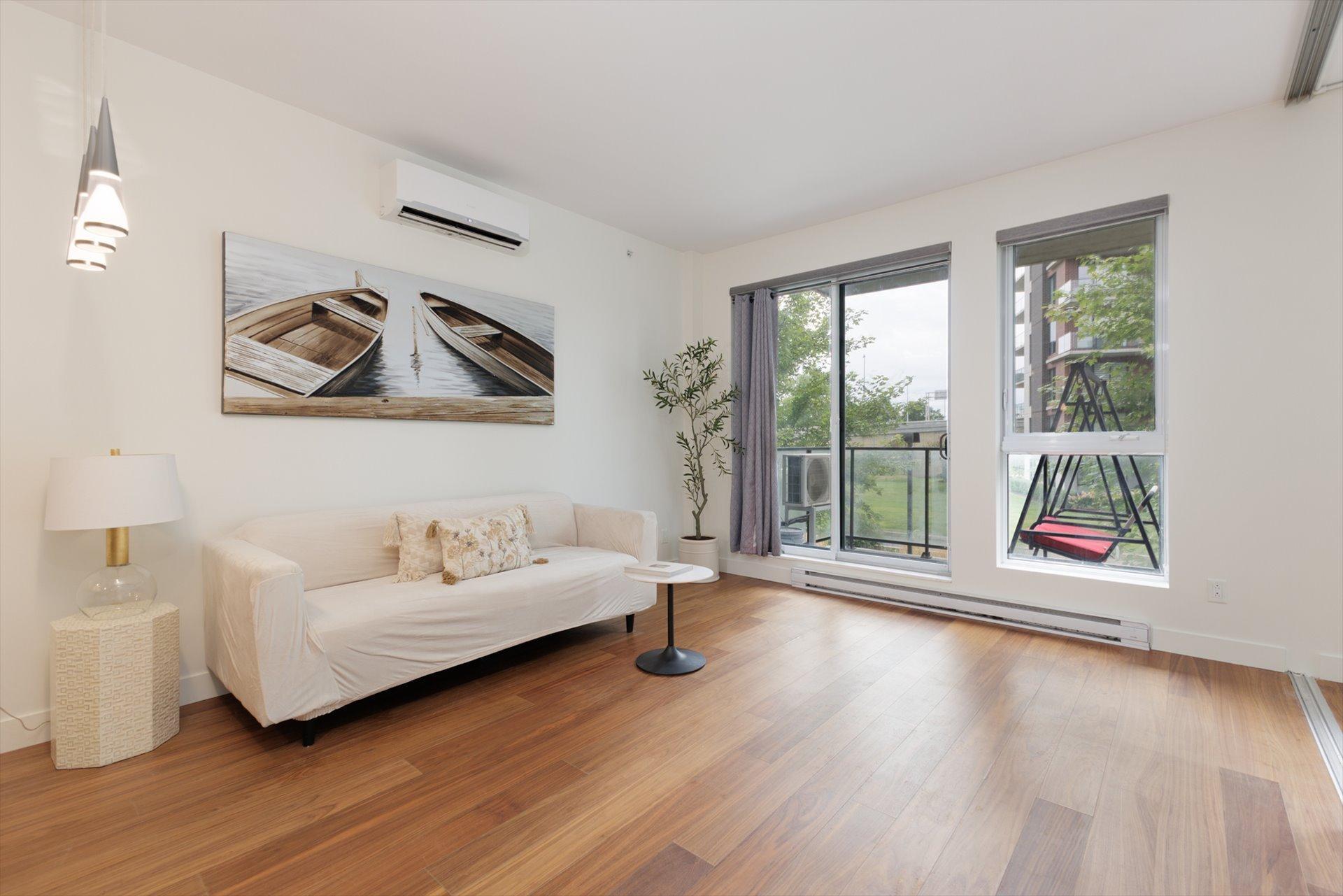 









4


Av. Donegani

, 207,
Pointe-Claire,




QC
H9R0C8

