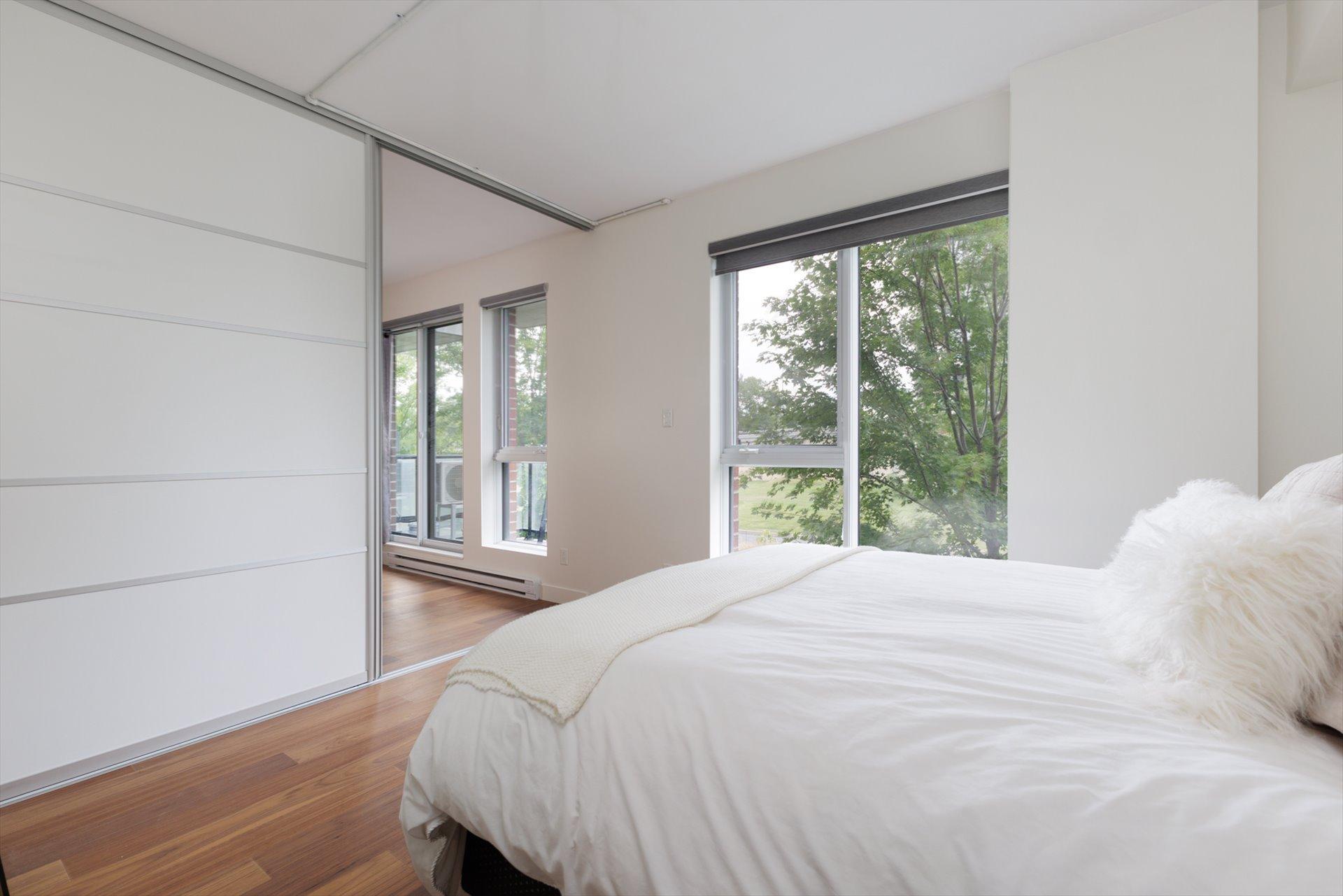 









4


Av. Donegani

, 207,
Pointe-Claire,




QC
H9R0C8

