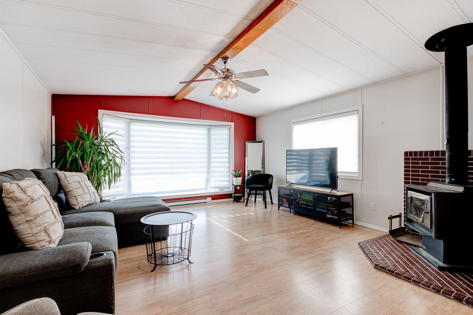 









3950


Boul. Sir-Wilfrid-Laurier

, 621,
Longueuil (Saint-Hubert),




QC
J3Y5Y9

