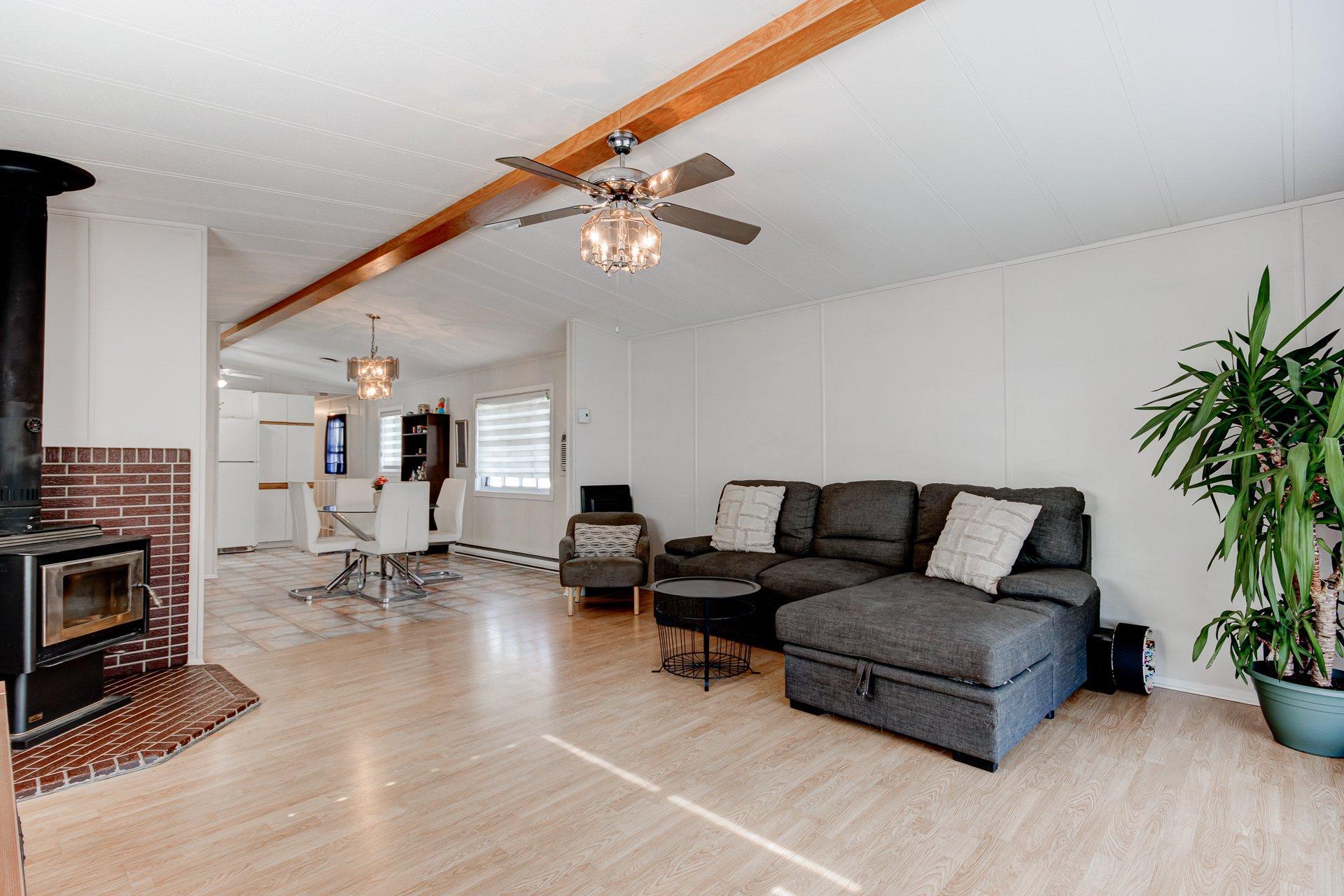 









3950


Boul. Sir-Wilfrid-Laurier

, 621,
Longueuil (Saint-Hubert),




QC
J3Y5Y9


