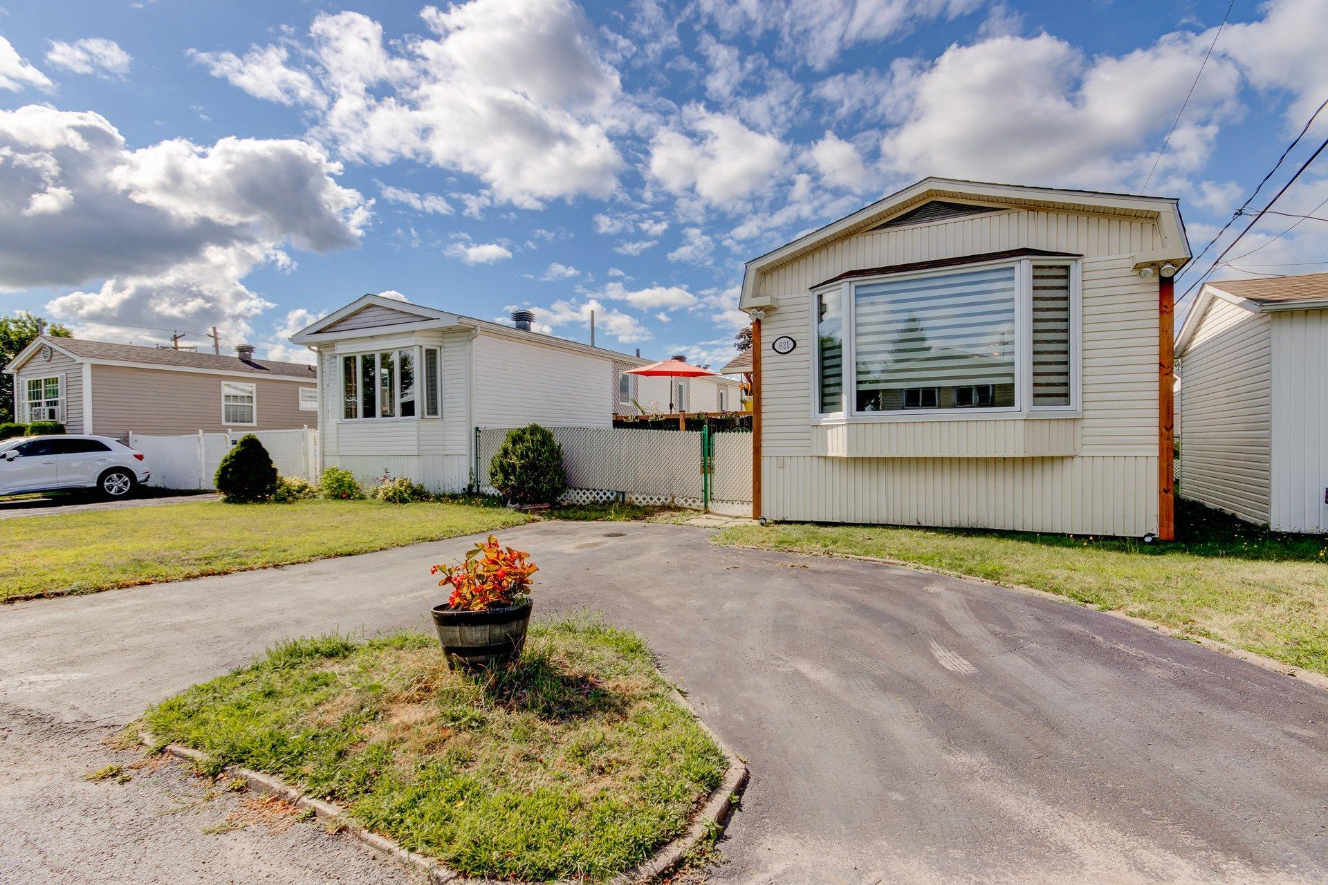 









3950


Boul. Sir-Wilfrid-Laurier

, 621,
Longueuil (Saint-Hubert),




QC
J3Y5Y9

