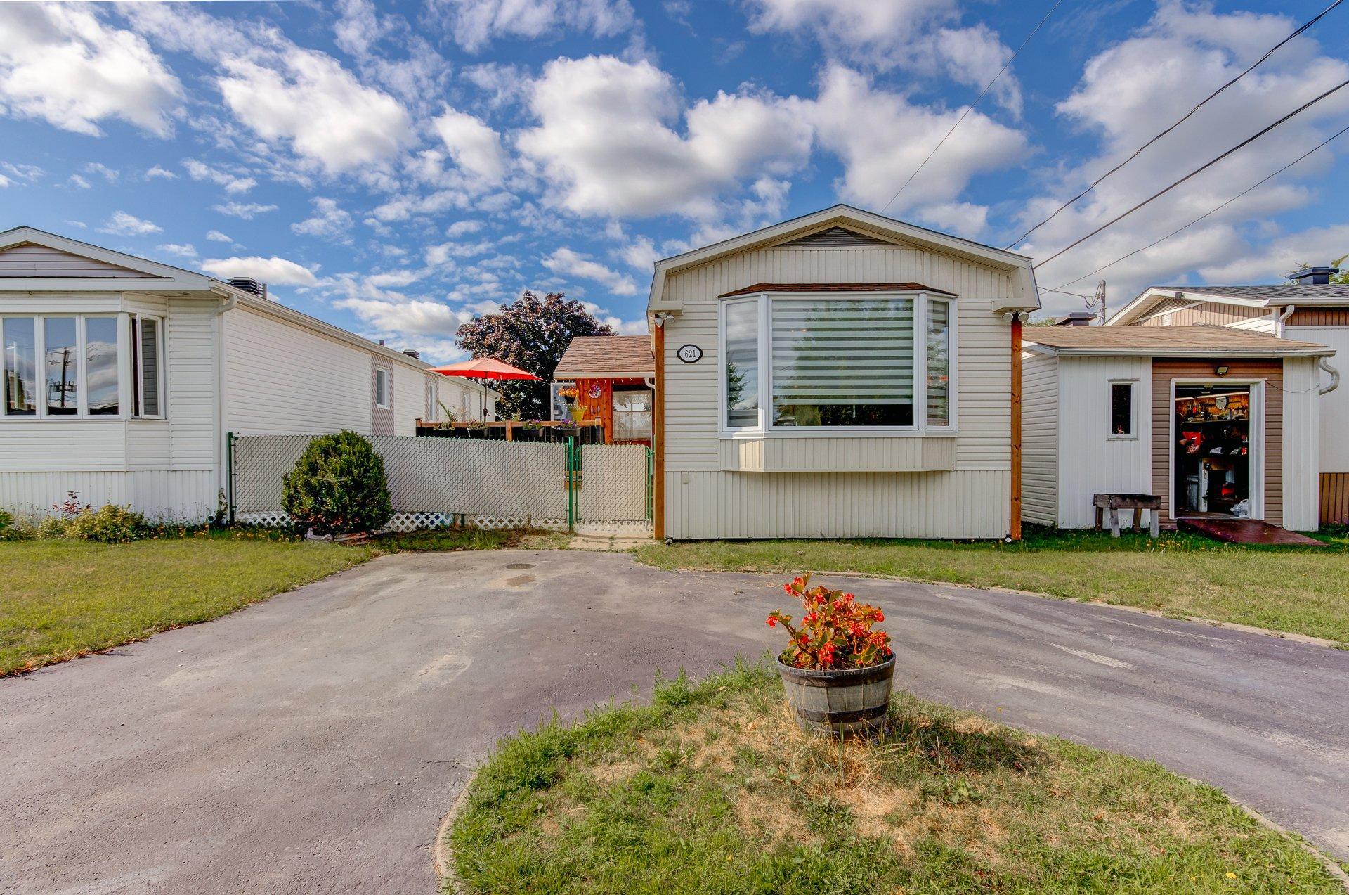 









3950


Boul. Sir-Wilfrid-Laurier

, 621,
Longueuil (Saint-Hubert),




QC
J3Y5Y9

