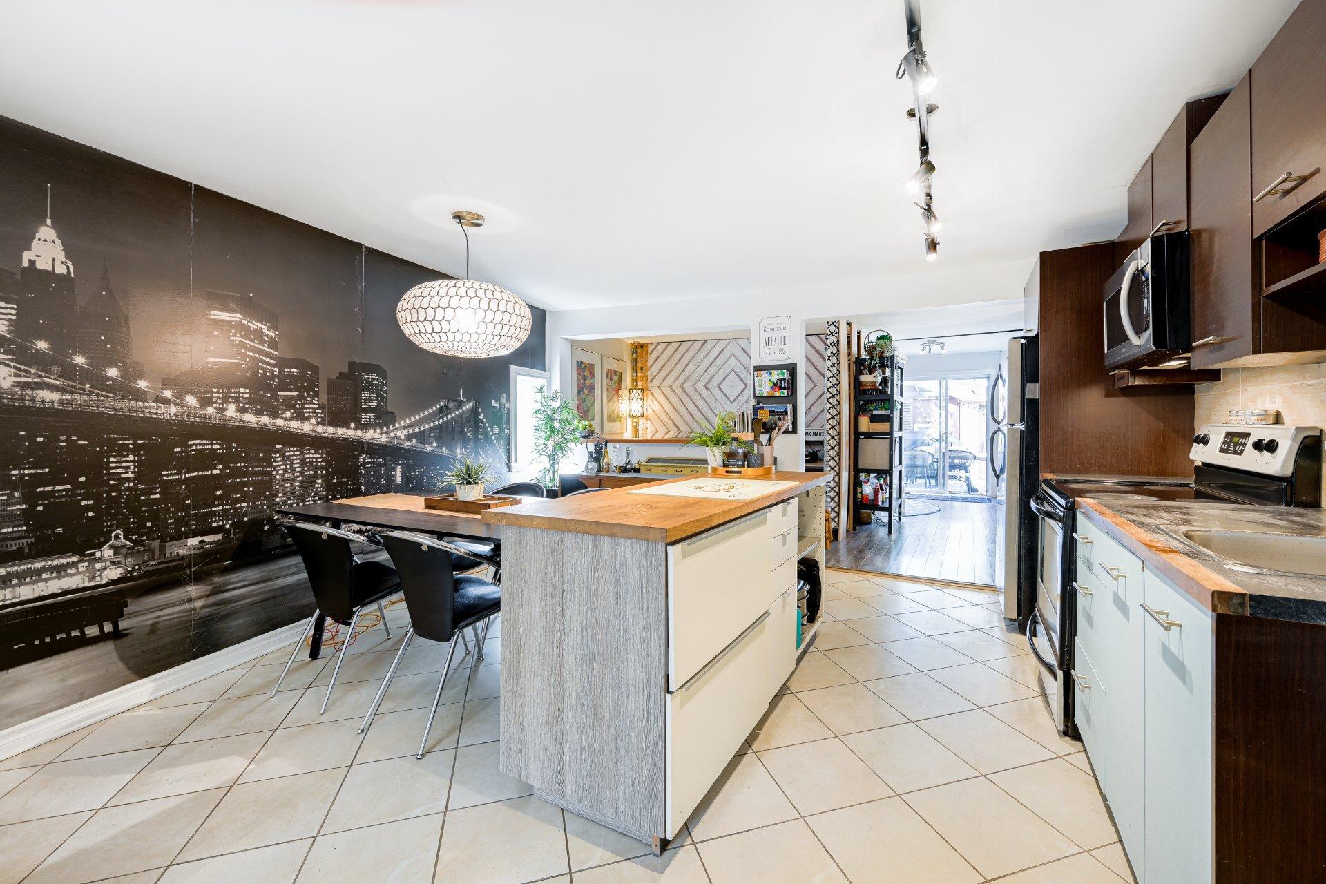 









13

 - 15


Rue Alfred

,
Laval (Sainte-Rose),




QC
H7L2G8

