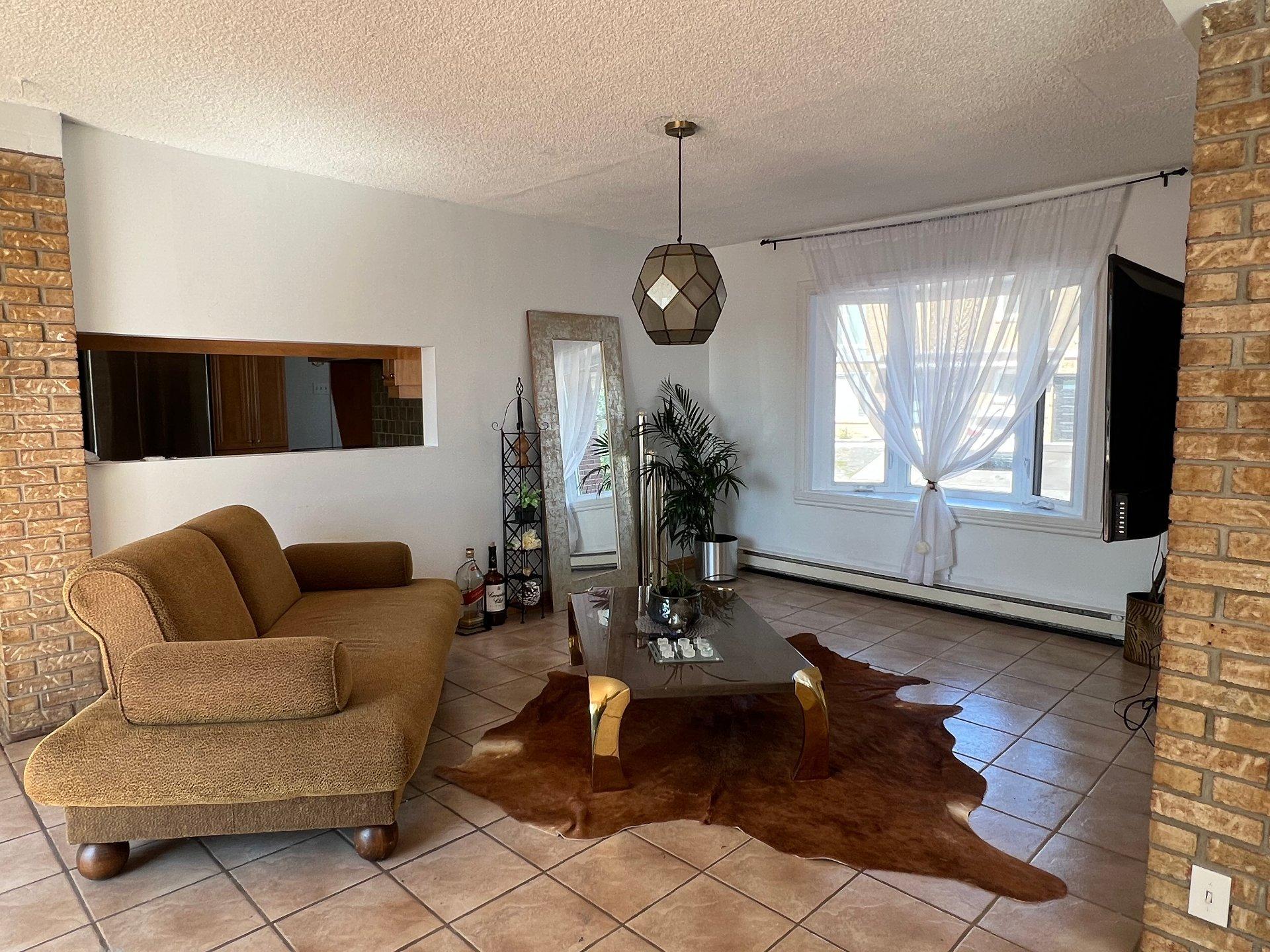 









13

 - 15


Rue Alfred

,
Laval (Sainte-Rose),




QC
H7L2G8

