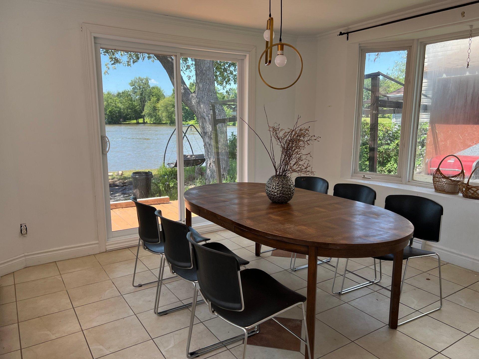 









13

 - 15


Rue Alfred

,
Laval (Sainte-Rose),




QC
H7L2G8

