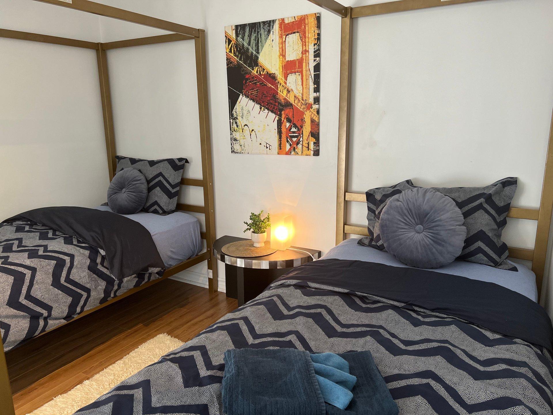 









13

 - 15


Rue Alfred

,
Laval (Sainte-Rose),




QC
H7L2G8

