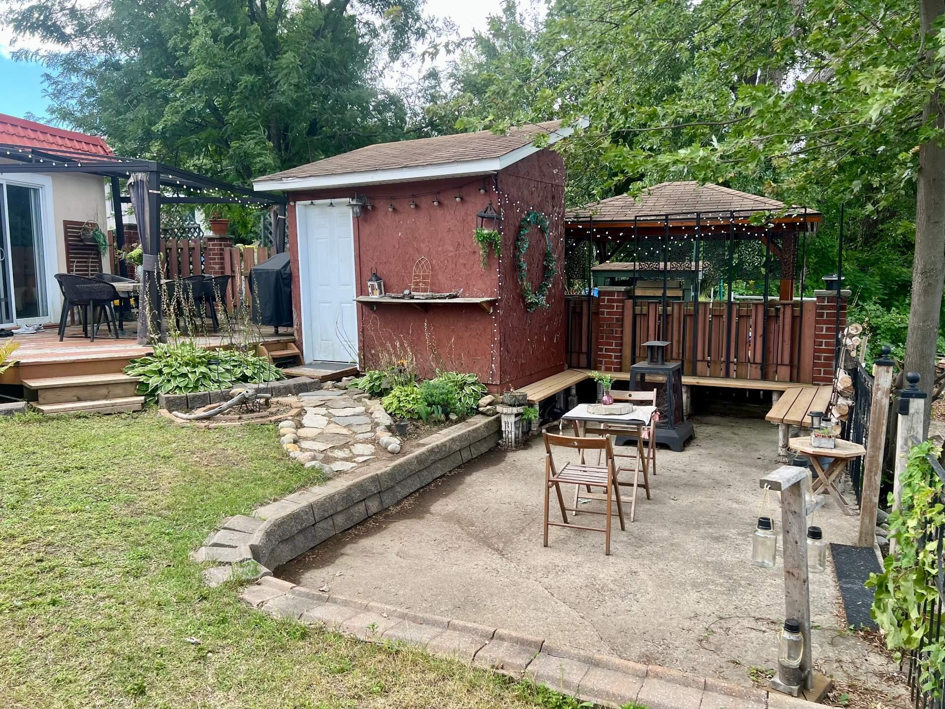 









13

 - 15


Rue Alfred

,
Laval (Sainte-Rose),




QC
H7L2G8

