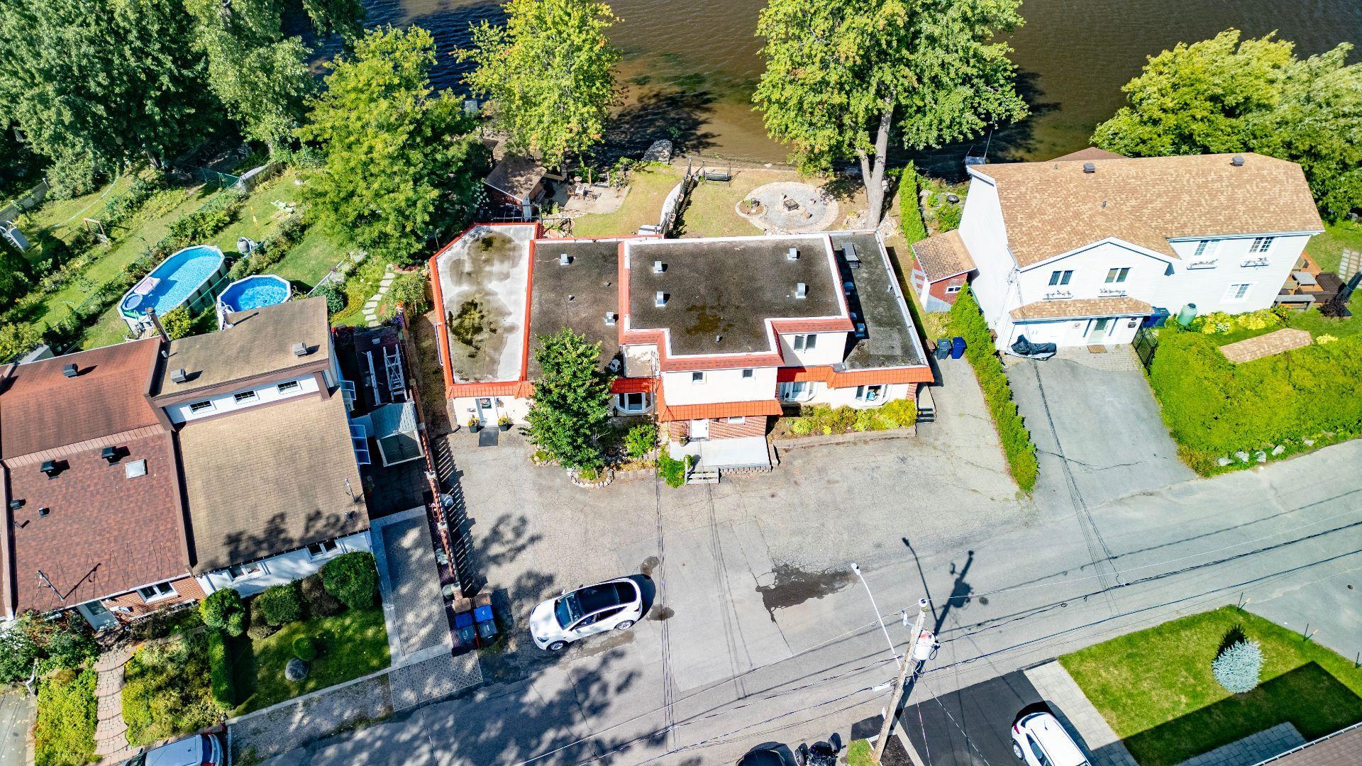 









13

 - 15


Rue Alfred

,
Laval (Sainte-Rose),




QC
H7L2G8

