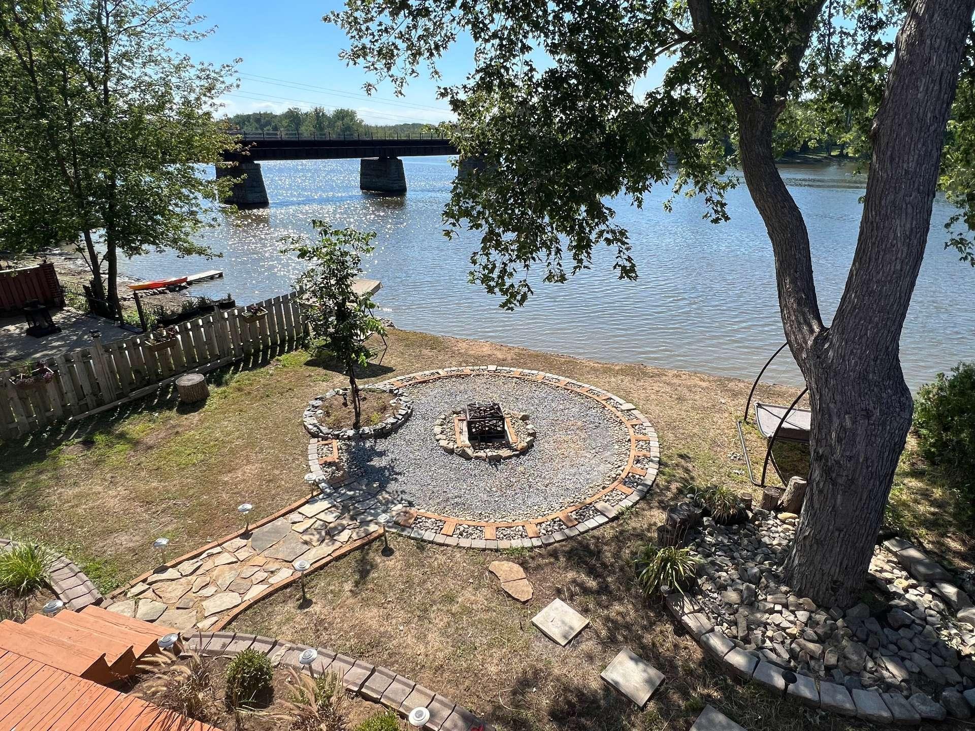 









13

 - 15


Rue Alfred

,
Laval (Sainte-Rose),




QC
H7L2G8

