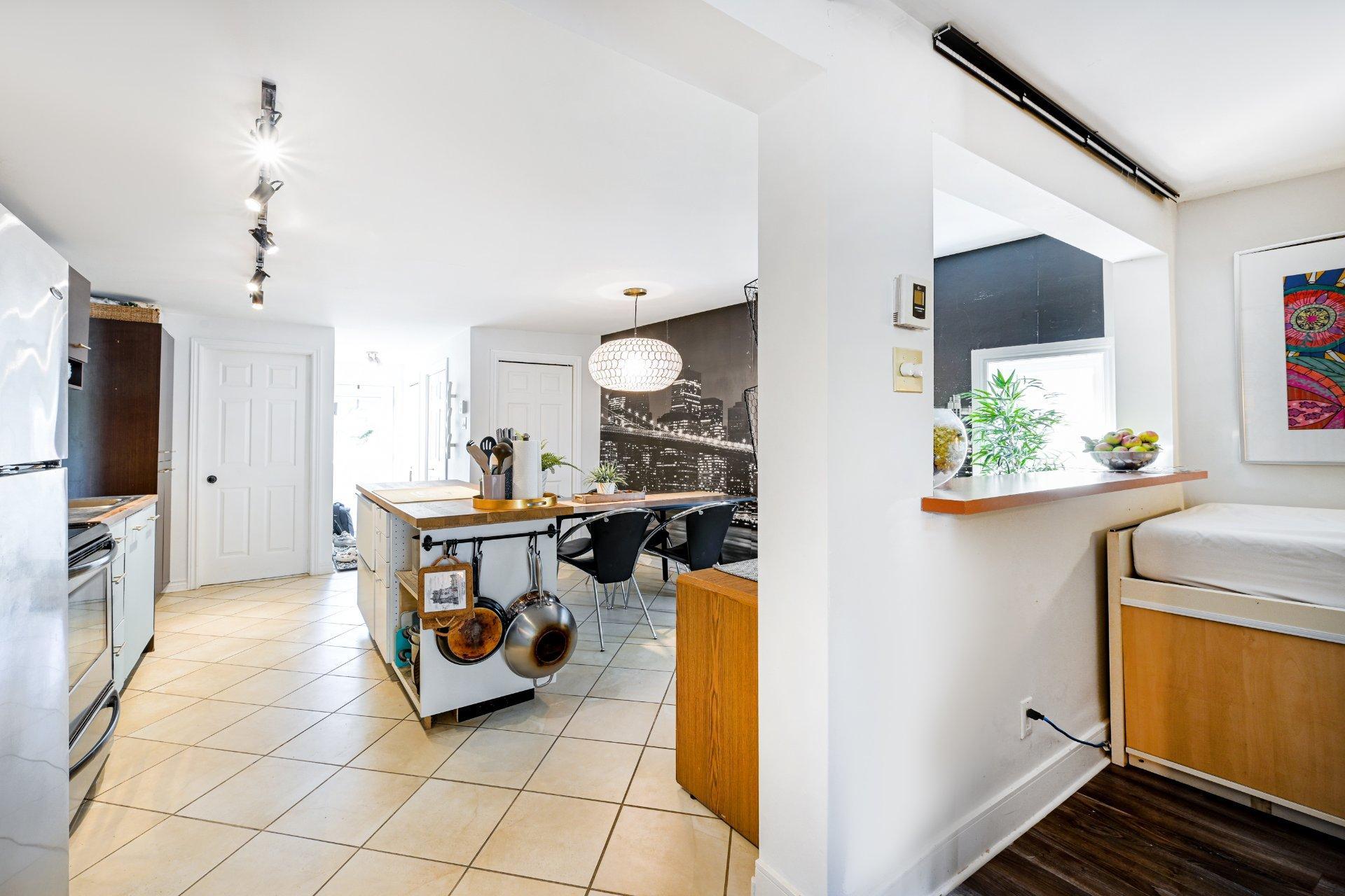 









13

 - 15


Rue Alfred

,
Laval (Sainte-Rose),




QC
H7L2G8

