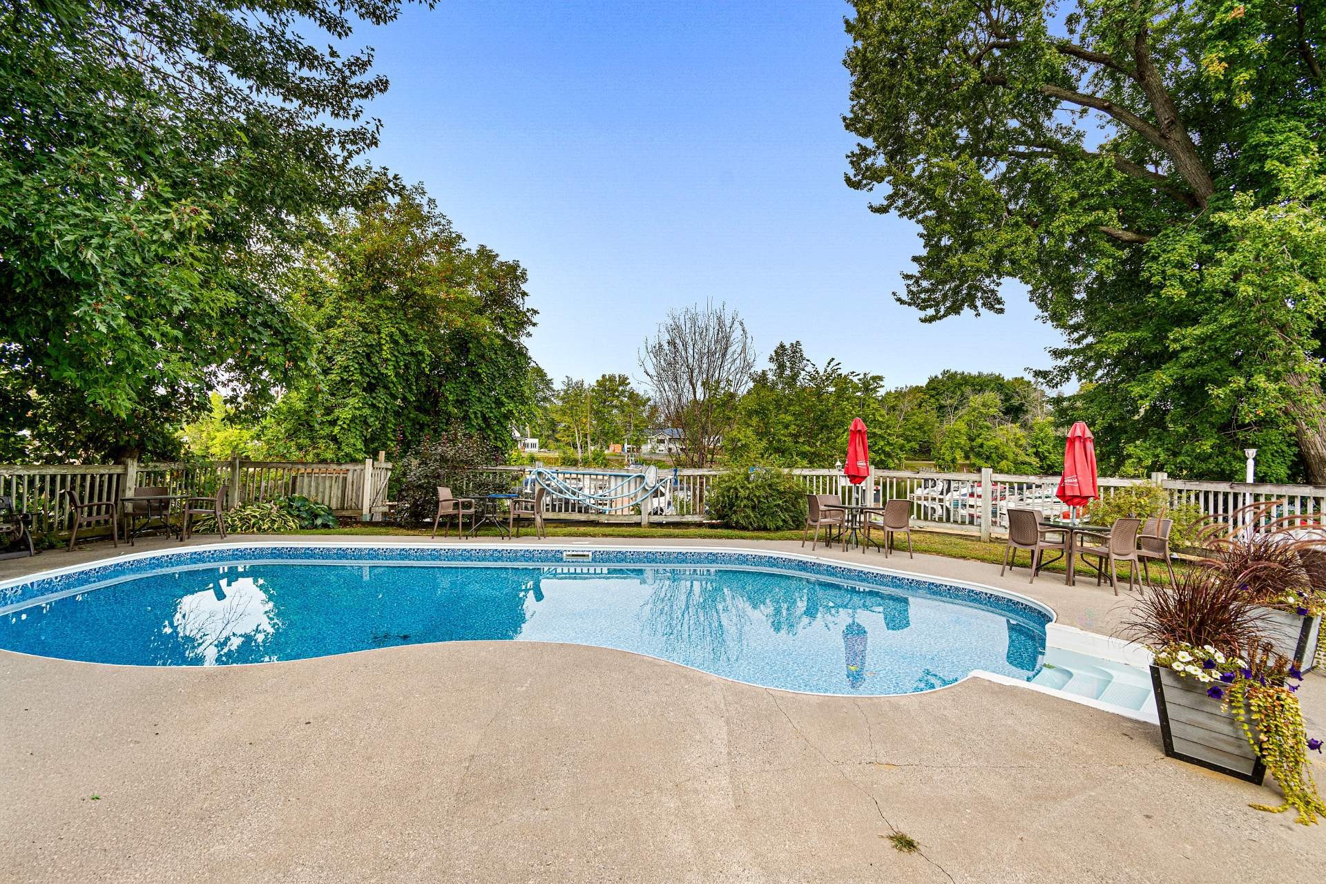 









258

 - 260


Route du Long-Sault

,
Saint-André-d'Argenteuil,




QC
J0V1X0

