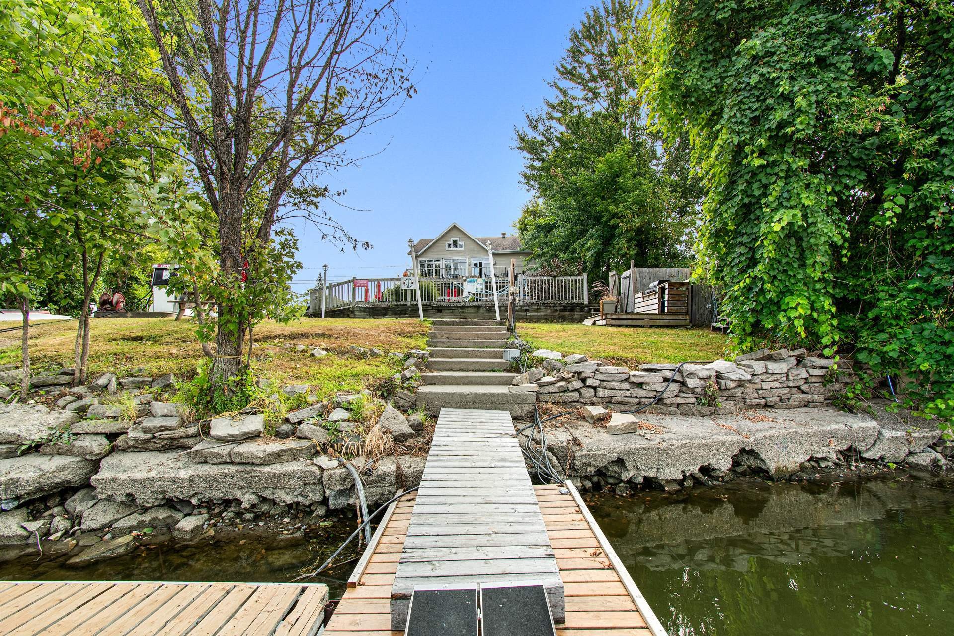 









258

 - 260


Route du Long-Sault

,
Saint-André-d'Argenteuil,




QC
J0V1X0

