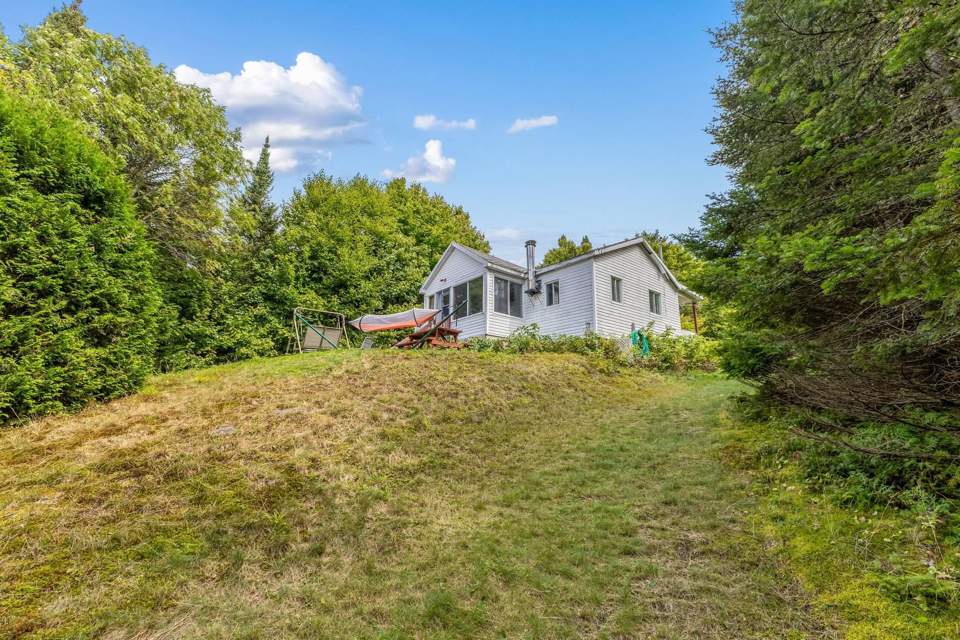 









25

 - 29


Ch. Lépine

,
Val-des-Lacs,




QC
J0T2P0

