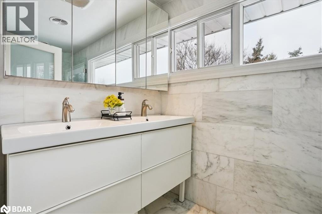 












12840 BRITANNIA Road

,
Milton,




Ontario
L9E0V3

