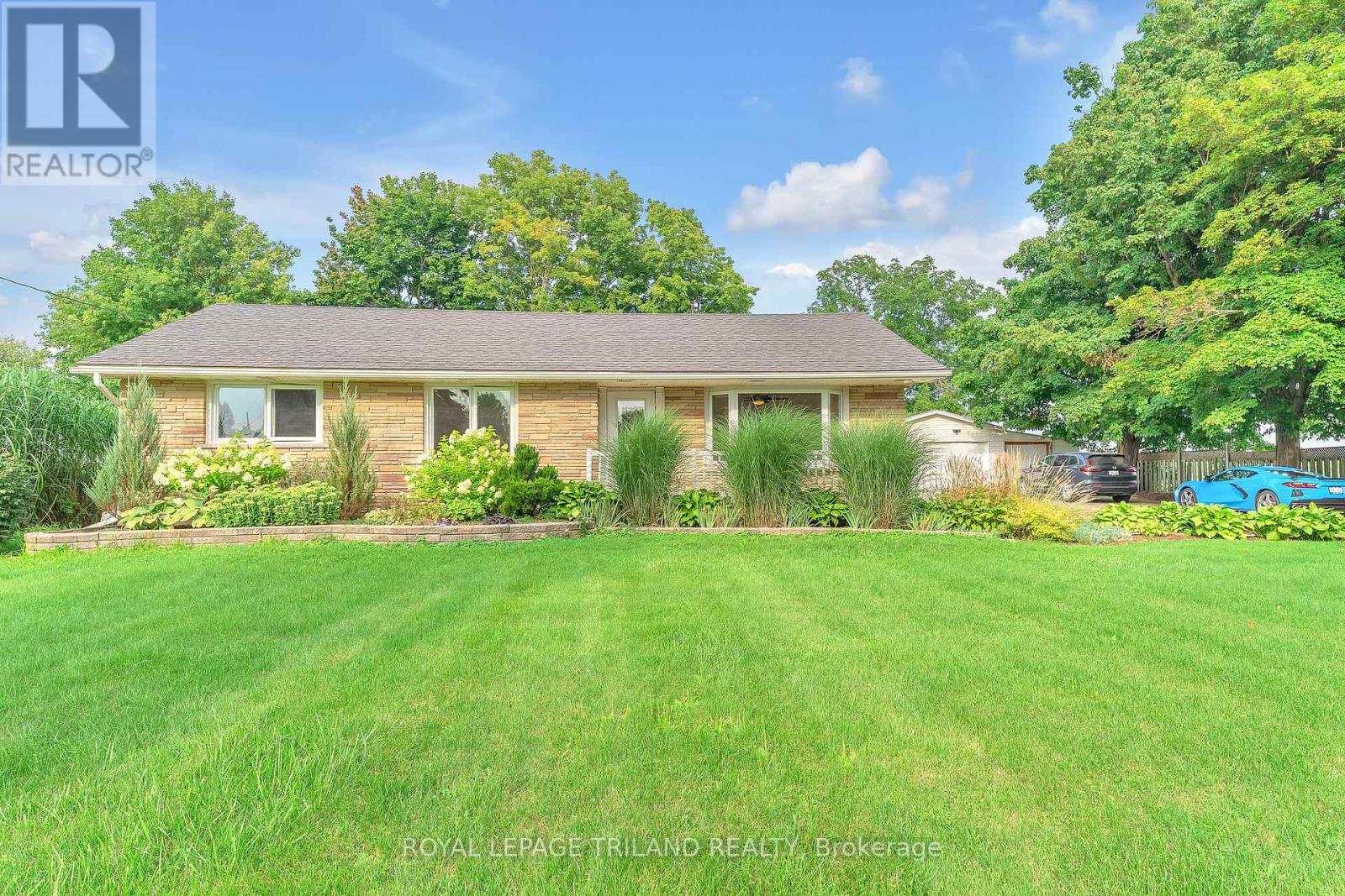 












UPPER - 195900 19TH LINE

,
Zorra (Kintore),




Ontario
N0M2M0

