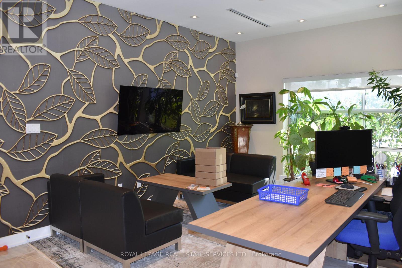 












33 - 5155 SPECTRUM WAY

,
Mississauga,




Ontario
L4W5A5

