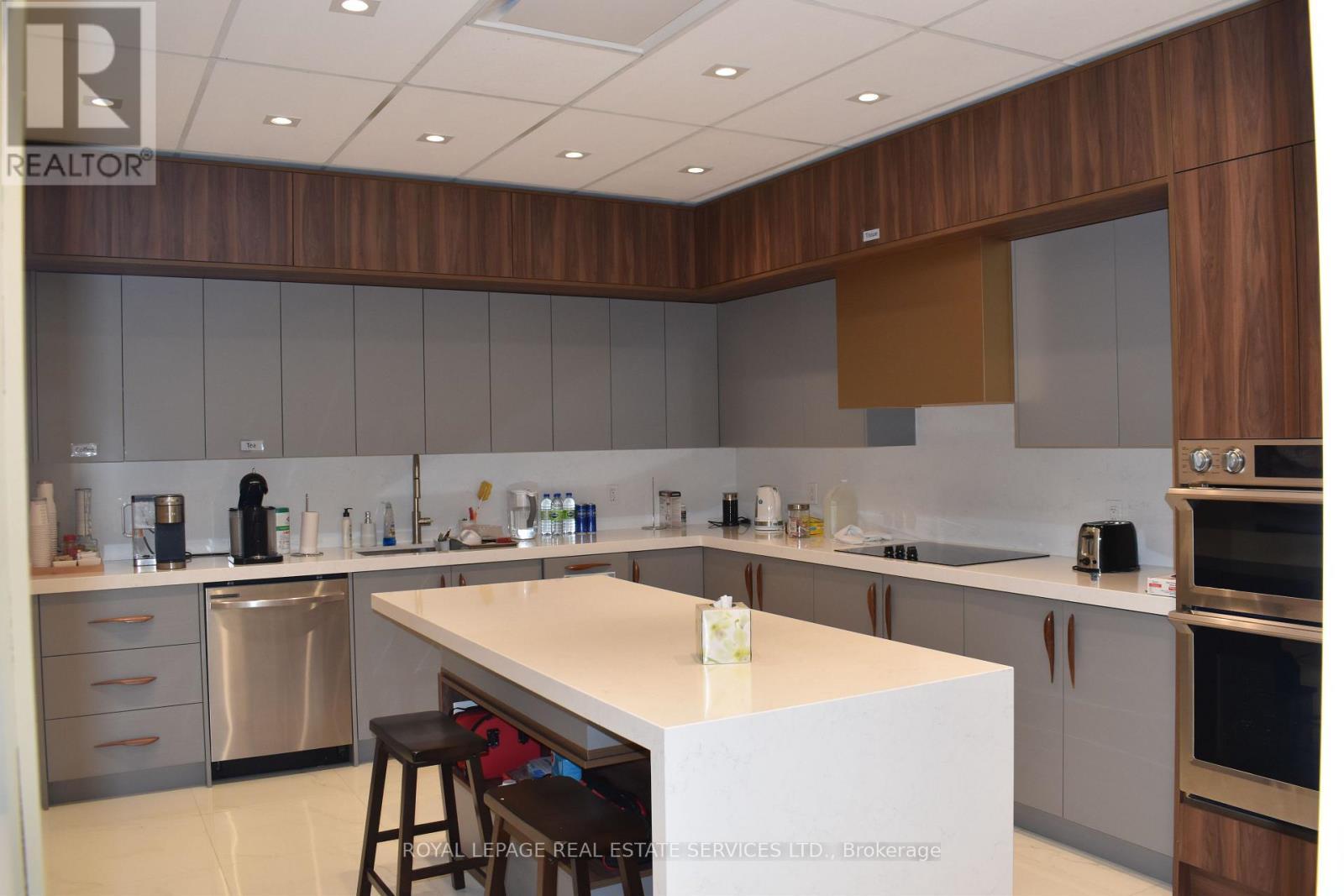 












33 - 5155 SPECTRUM WAY

,
Mississauga,




Ontario
L4W5A5

