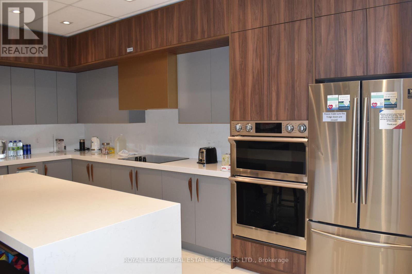 












33 - 5155 SPECTRUM WAY

,
Mississauga,




Ontario
L4W5A5

