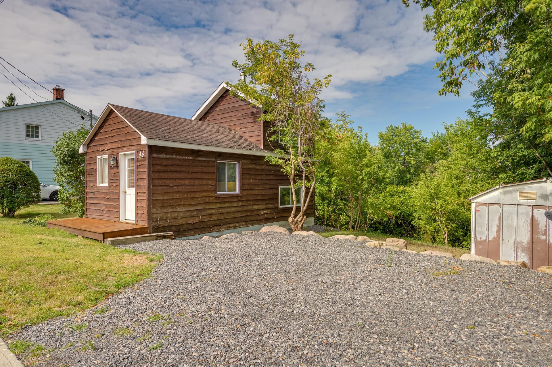 









44


Rue St-Antoine

,
Rigaud,




QC
J0P1P0

