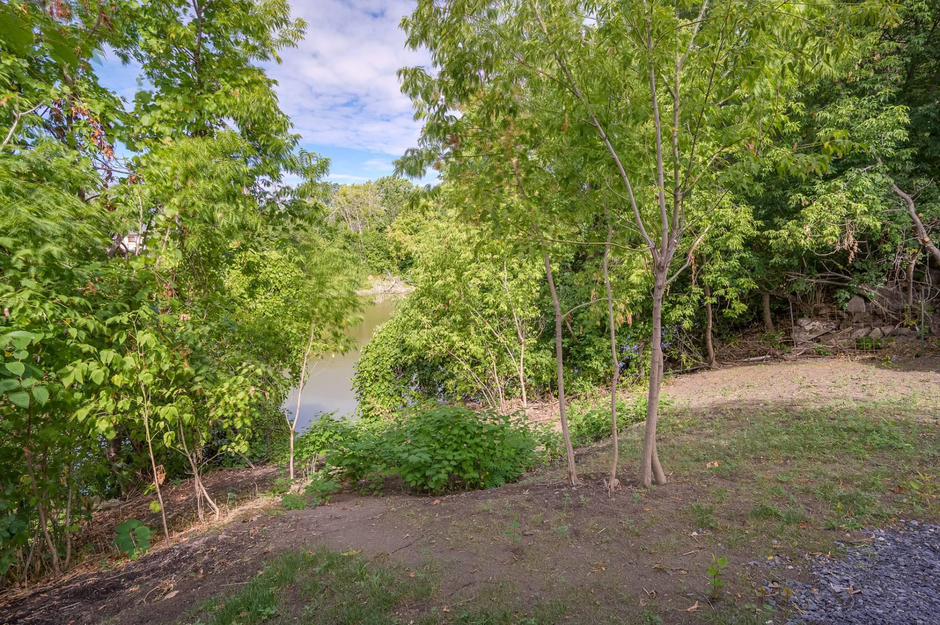 









44


Rue St-Antoine

,
Rigaud,




QC
J0P1P0

