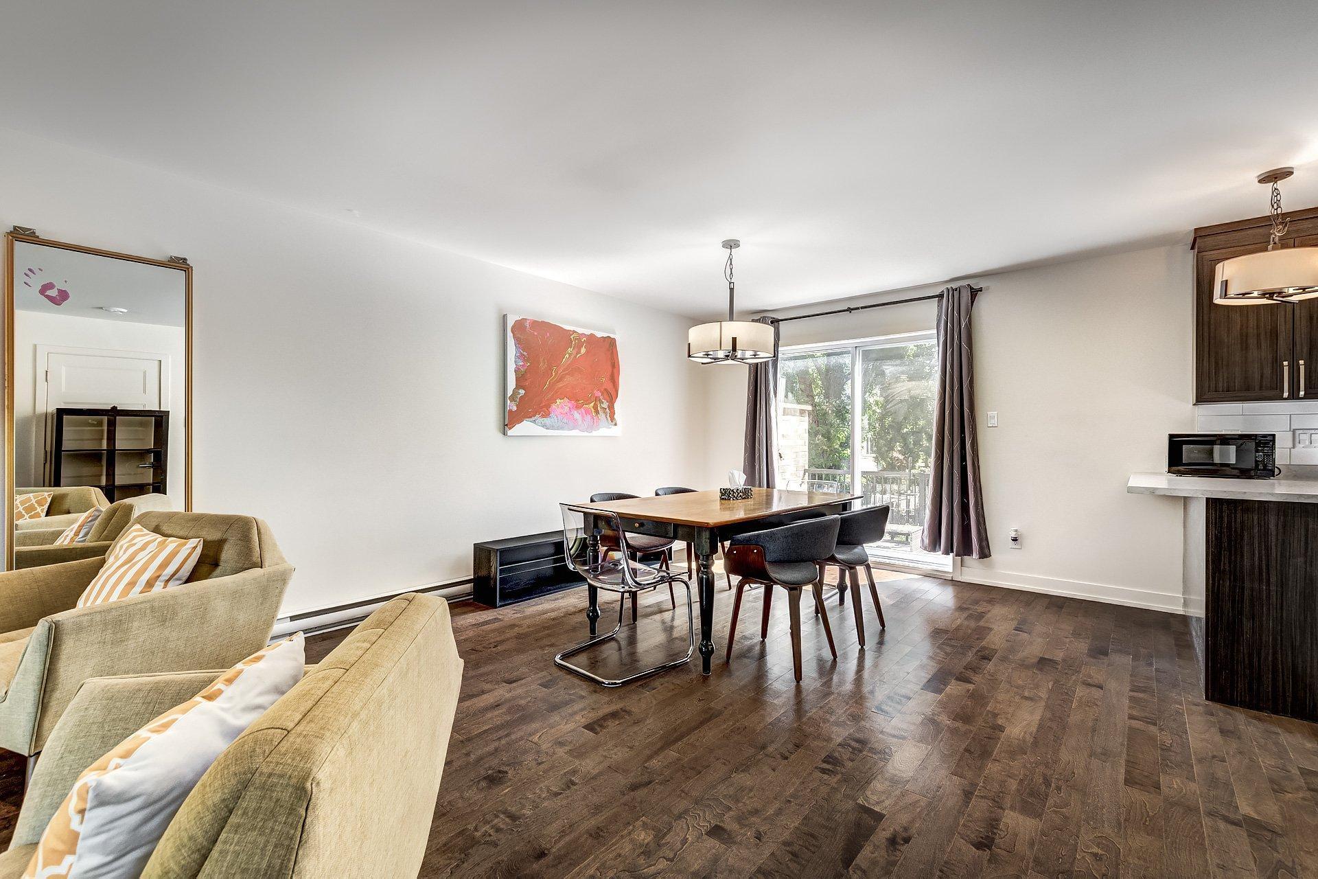 









5045


Rue Cornwall

,
Longueuil (Saint-Hubert),




QC
J3Y2S8

