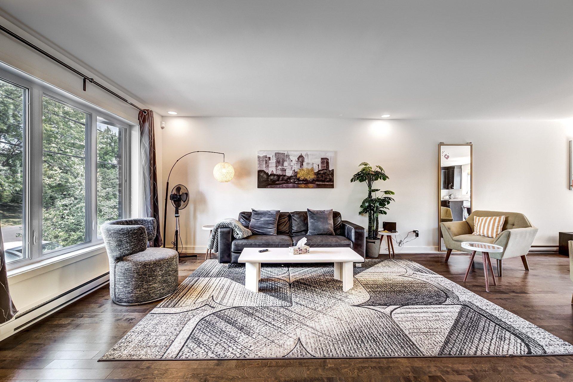 









5045


Rue Cornwall

,
Longueuil (Saint-Hubert),




QC
J3Y2S8

