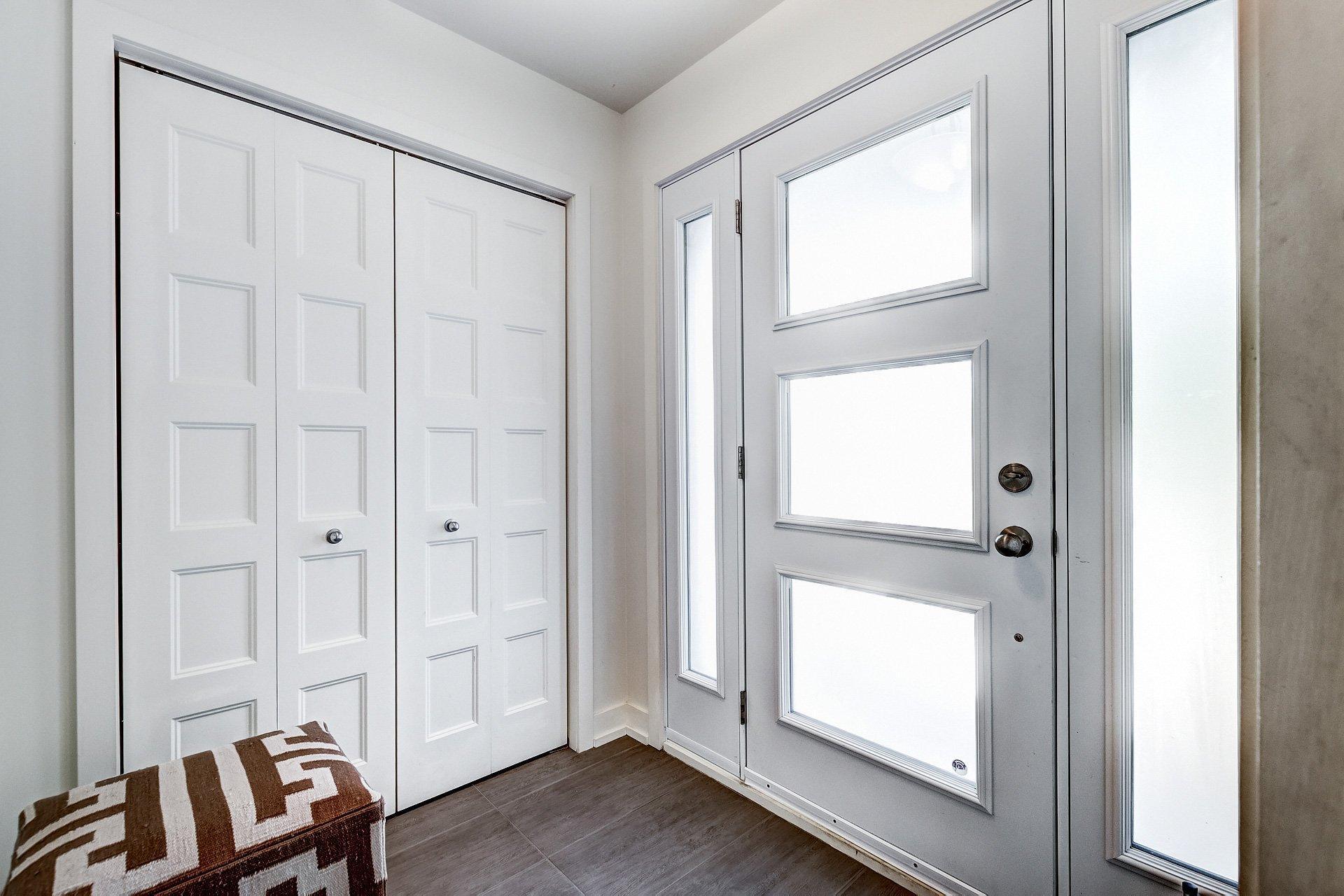 









5045


Rue Cornwall

,
Longueuil (Saint-Hubert),




QC
J3Y2S8


