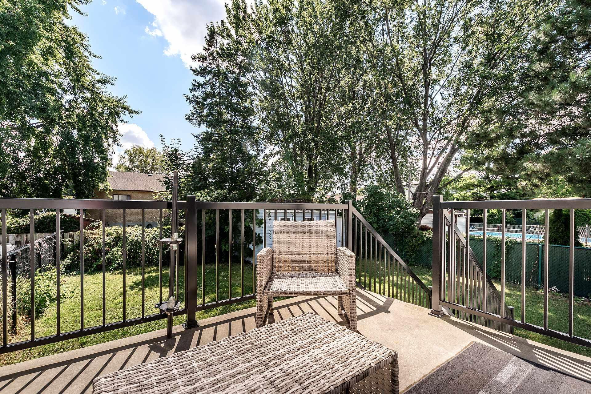 









5045


Rue Cornwall

,
Longueuil (Saint-Hubert),




QC
J3Y2S8

