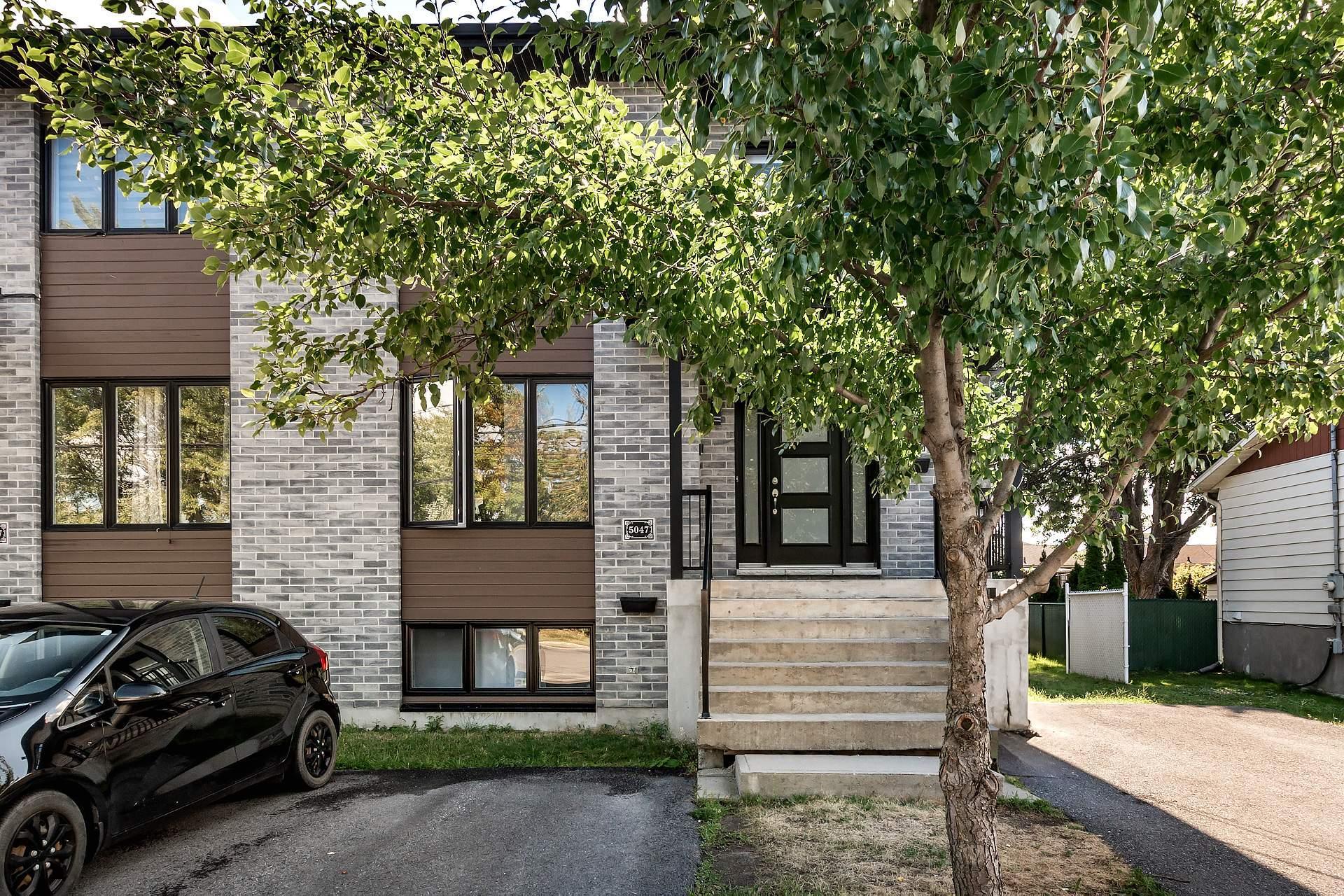 









5045


Rue Cornwall

,
Longueuil (Saint-Hubert),




QC
J3Y2S8

