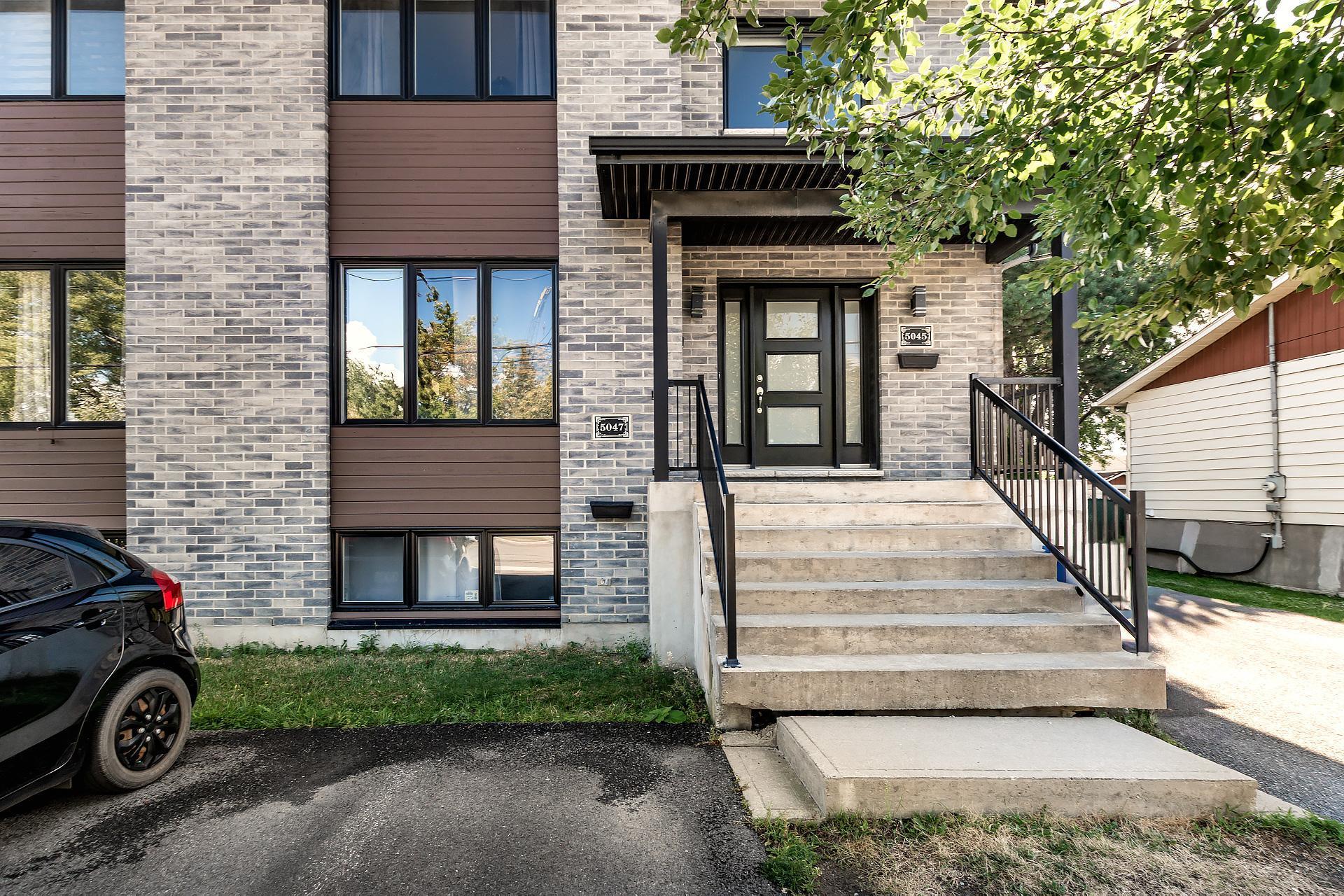 









5045


Rue Cornwall

,
Longueuil (Saint-Hubert),




QC
J3Y2S8

