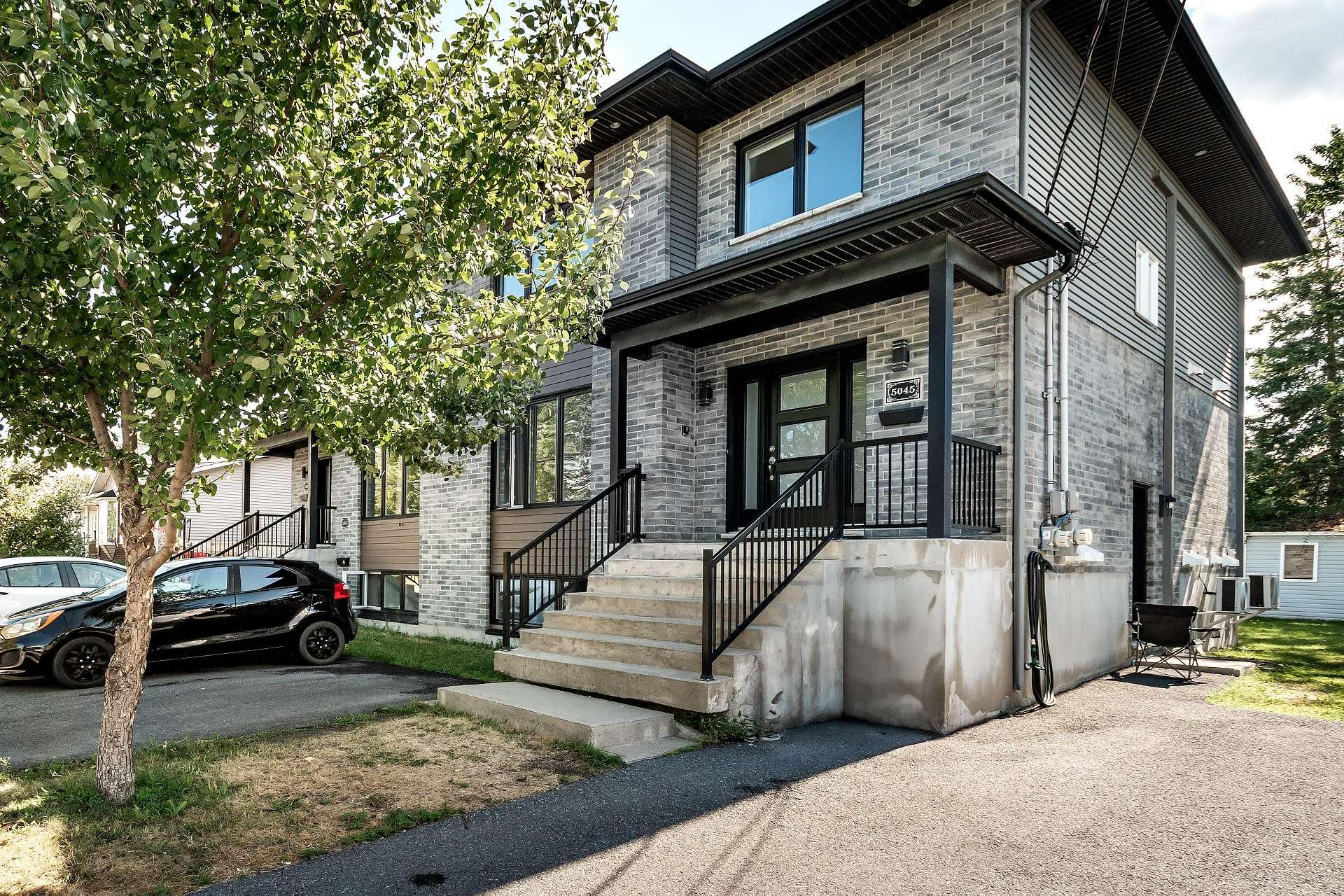









5045


Rue Cornwall

,
Longueuil (Saint-Hubert),




QC
J3Y2S8

