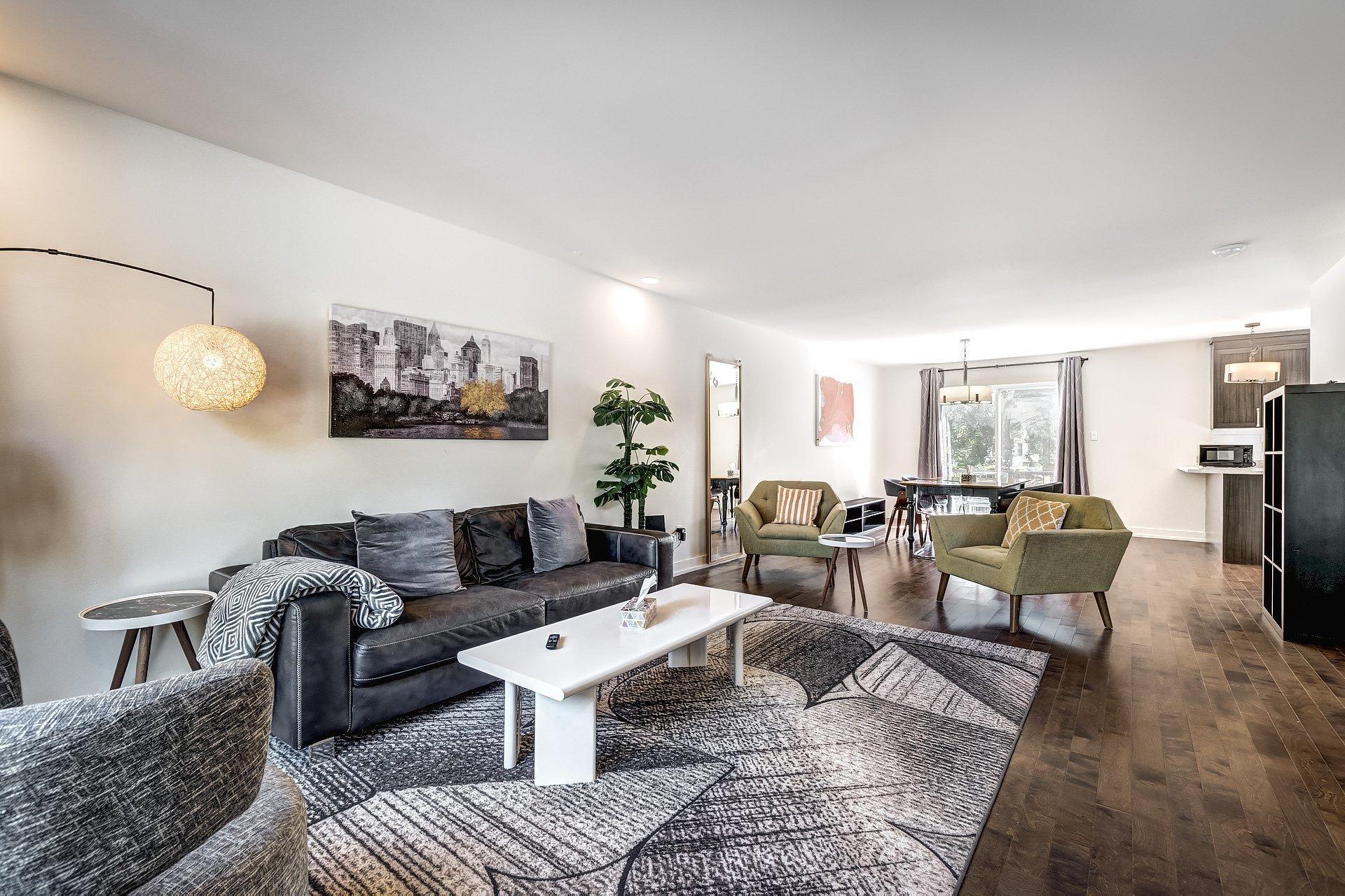 









5045


Rue Cornwall

,
Longueuil (Saint-Hubert),




QC
J3Y2S8


