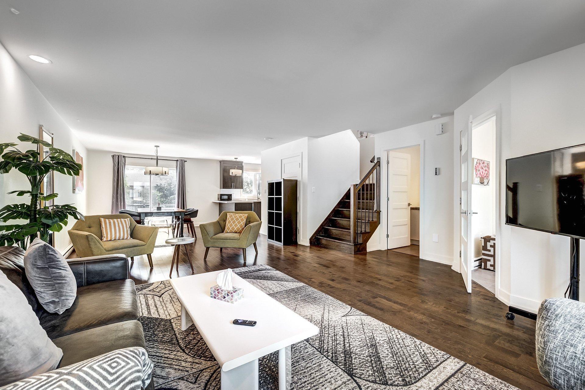 









5045


Rue Cornwall

,
Longueuil (Saint-Hubert),




QC
J3Y2S8

