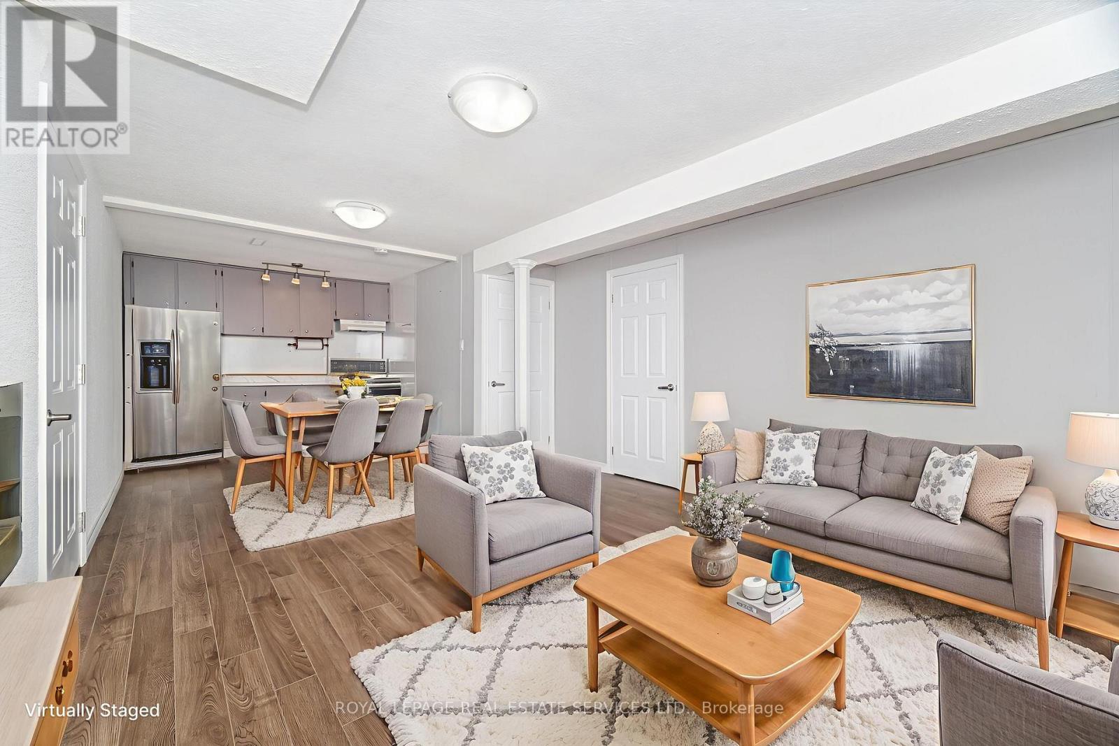 












518 VANGUARD CRESCENT

,
Oakville,




Ontario
L6L5G7

