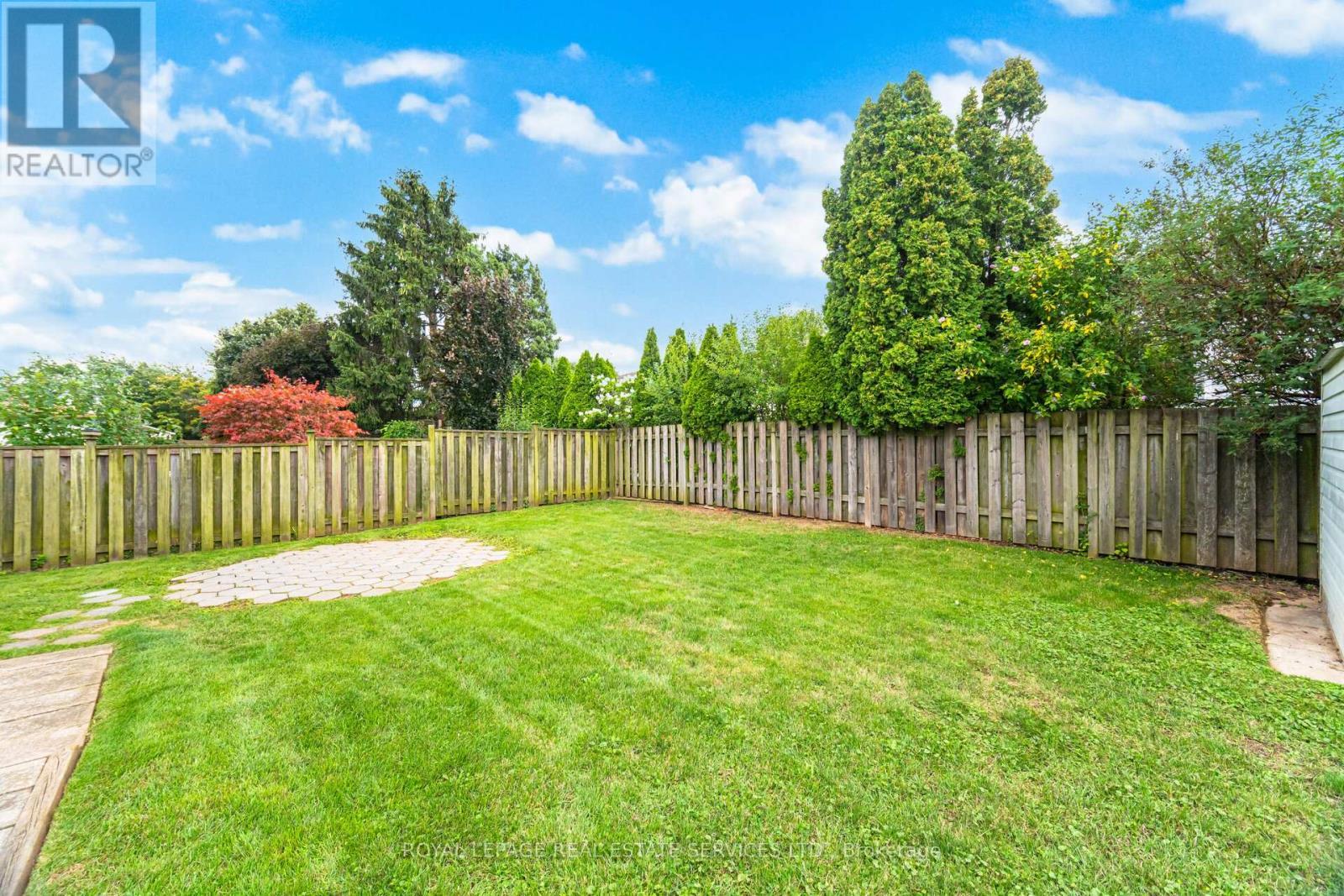 












518 VANGUARD CRESCENT

,
Oakville,




Ontario
L6L5G7

