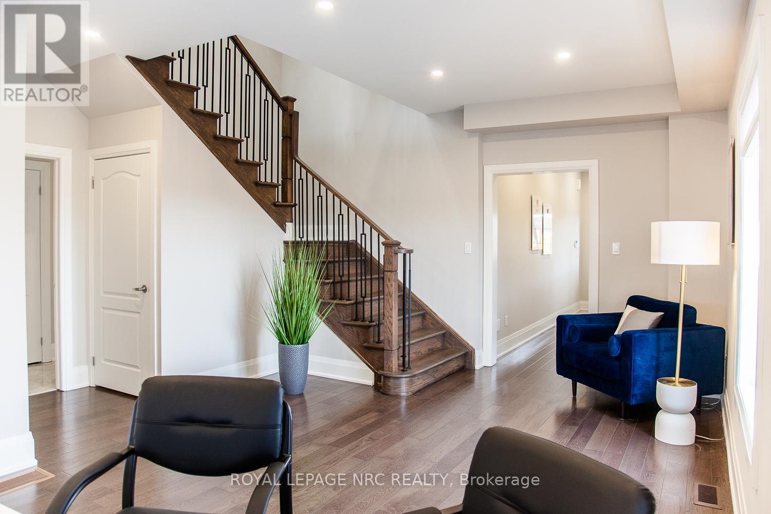 












266 PALACE STREET

,
Thorold (Thorold Downtown),




Ontario
L2V0N3

