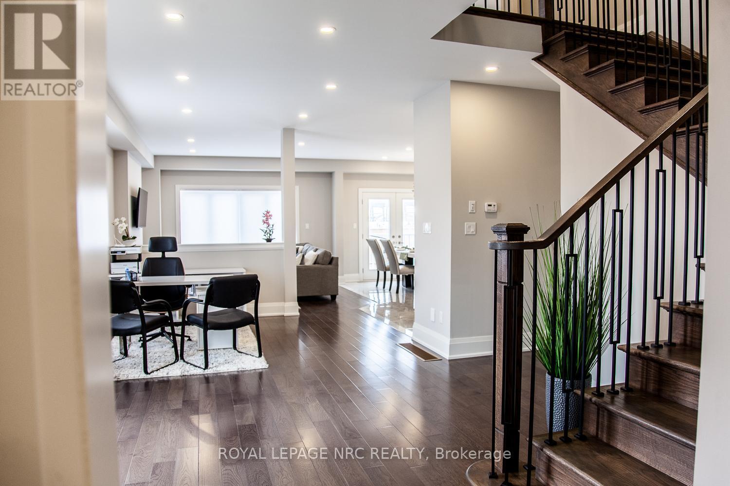 












266 PALACE STREET

,
Thorold (Thorold Downtown),




Ontario
L2V0N3

