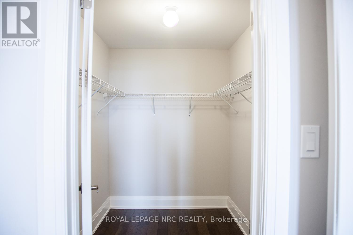 












266 PALACE STREET

,
Thorold (Thorold Downtown),




Ontario
L2V0N3

